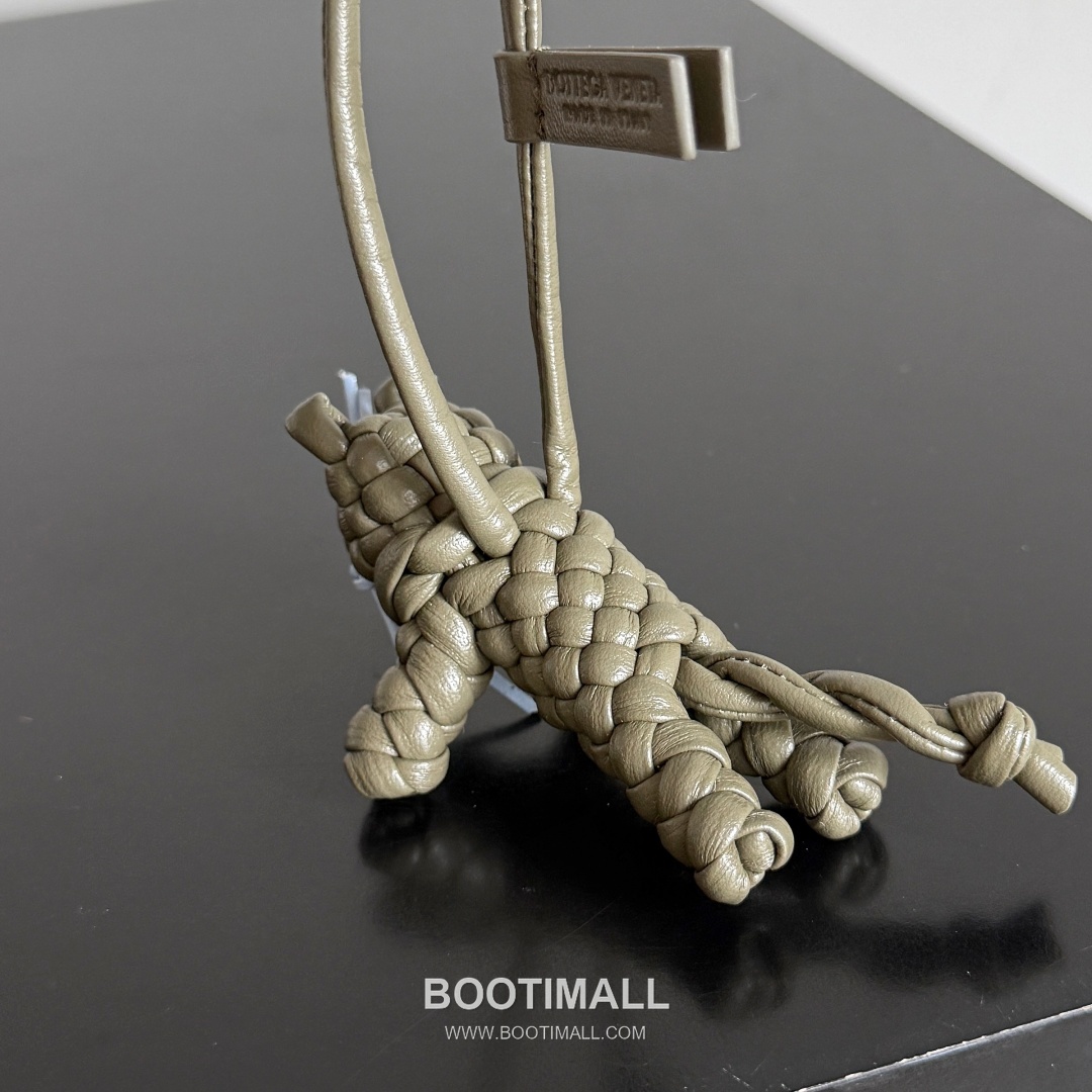 Bottega Veneta Intrecciato Leather Cat Charm 보테가 베네타 인트레치아토 레더 캣 참 8