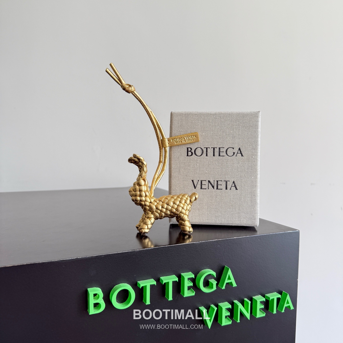 Bottega Veneta Intrecciato Leather Rabbit Charm 보테가 베네타 인트레치아토 레더 래빗 백 참 1
