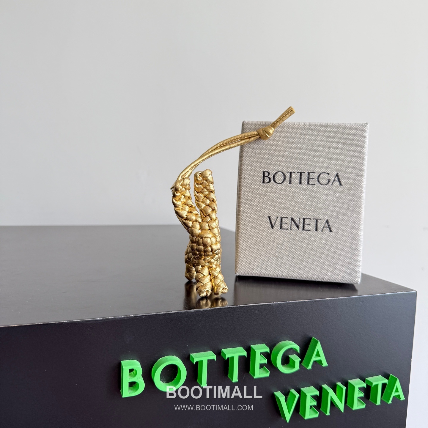 Bottega Veneta Intrecciato Leather Rabbit Charm 보테가 베네타 인트레치아토 레더 래빗 백 참 2