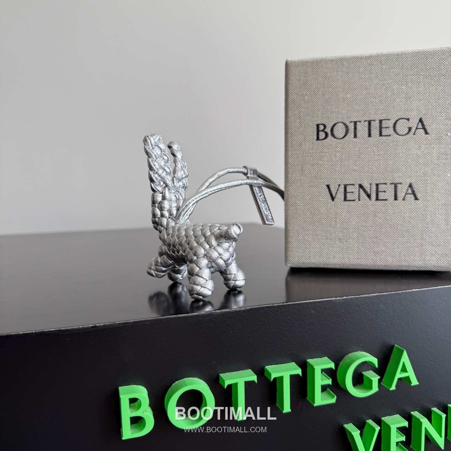Bottega Veneta Intrecciato Leather Rabbit Charm 보테가 베네타 인트레치아토 레더 래빗 백 참 4