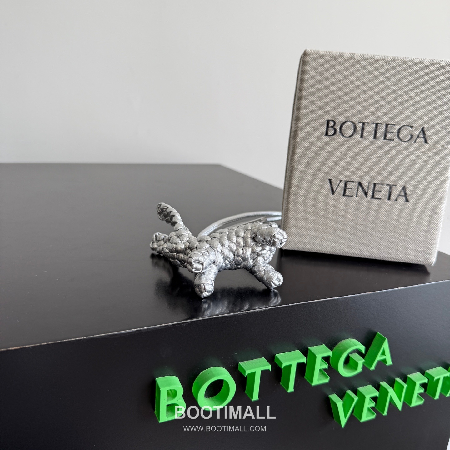 Bottega Veneta Intrecciato Leather Rabbit Charm 보테가 베네타 인트레치아토 레더 래빗 백 참 5