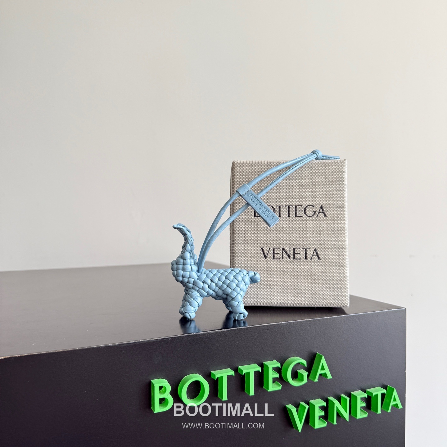 Bottega Veneta Intrecciato Leather Rabbit Charm 보테가 베네타 인트레치아토 레더 래빗 백 참 1