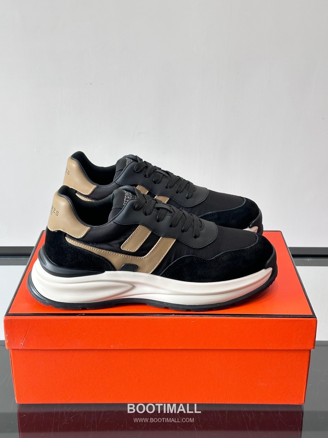 Hermès Bouncing Suede Low Sneakers 에르메스 바운싱 스웨이드 로우 스니커즈 1