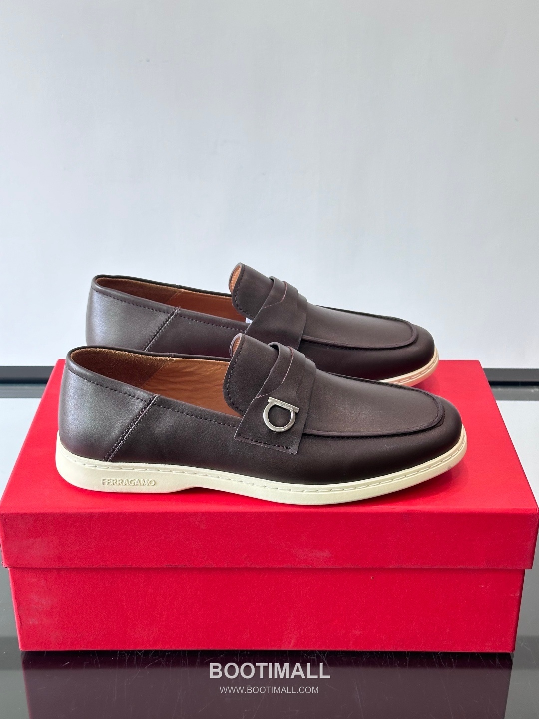 Salvatore Ferragamo Gancini Leather Driver Loafers 살바토레 페라가모 간치니 레더 드라이빙 로퍼 1