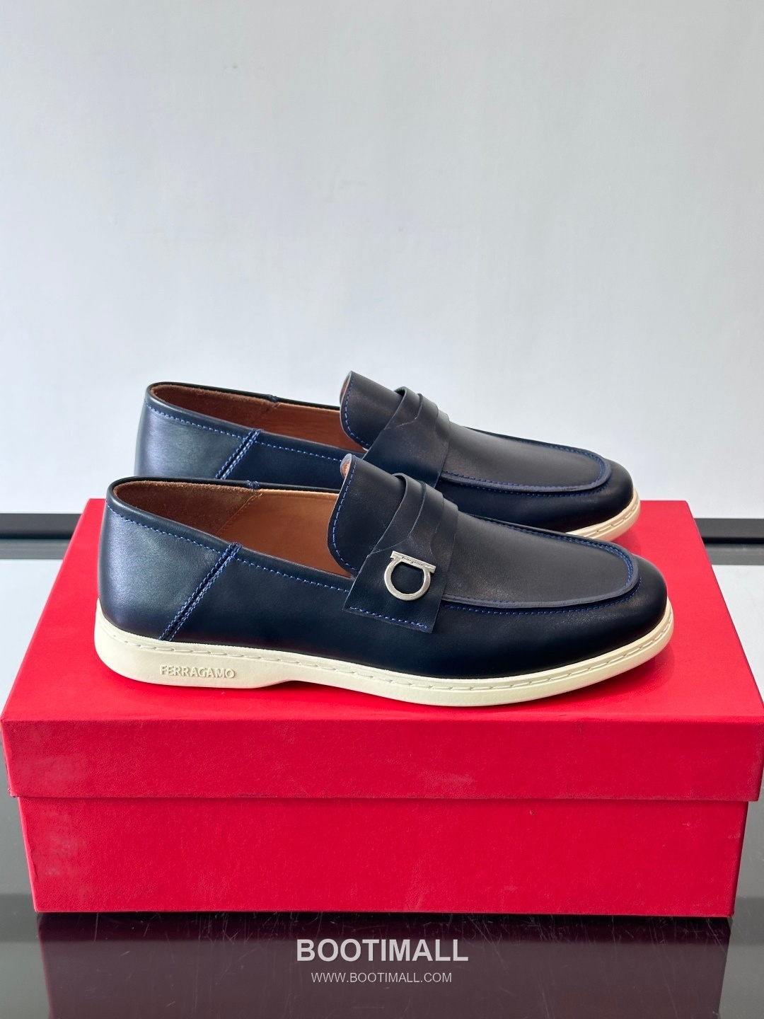 Salvatore Ferragamo Gancini Leather Driver Loafers 살바토레 페라가모 간치니 레더 드라이빙 로퍼 1