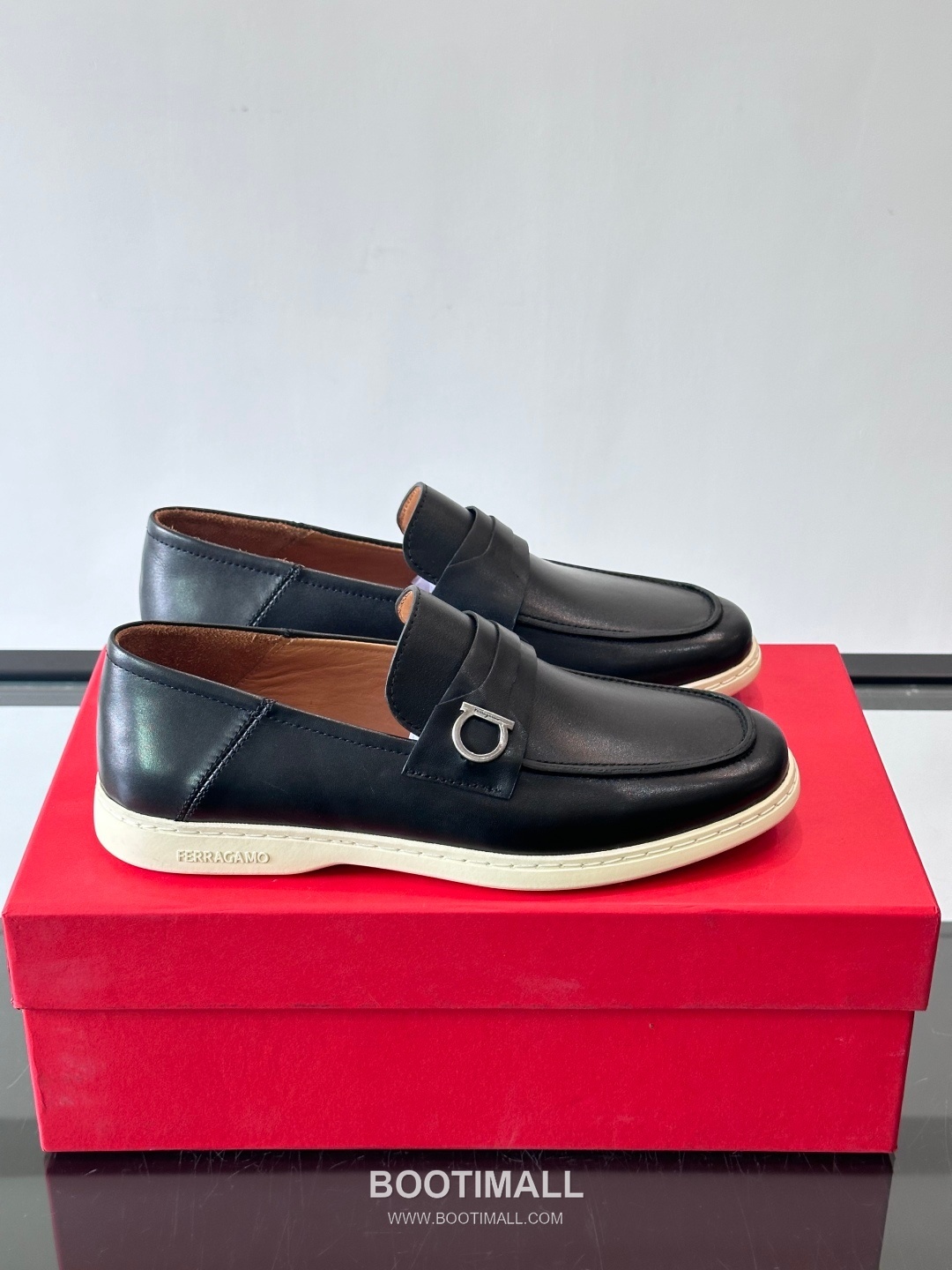 Salvatore Ferragamo Gancini Leather Driver Loafers 살바토레 페라가모 간치니 레더 드라이빙 로퍼 1