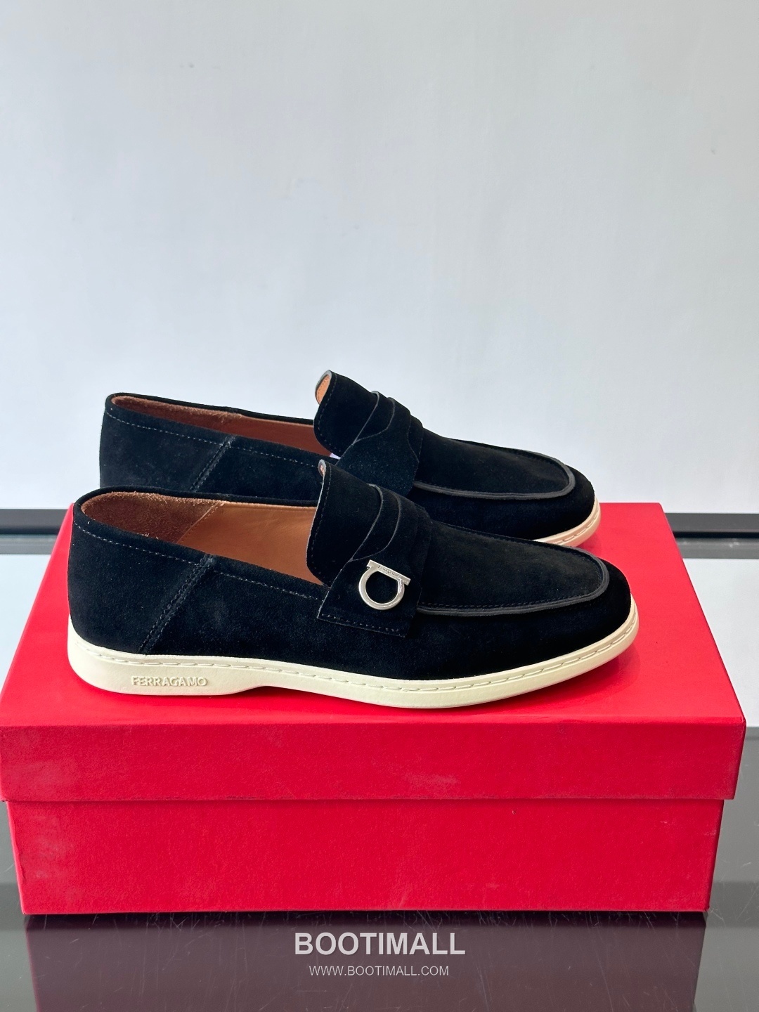 Salvatore Ferragamo Gancini Leather Driver Loafers 살바토레 페라가모 간치니 레더 드라이빙 로퍼 1