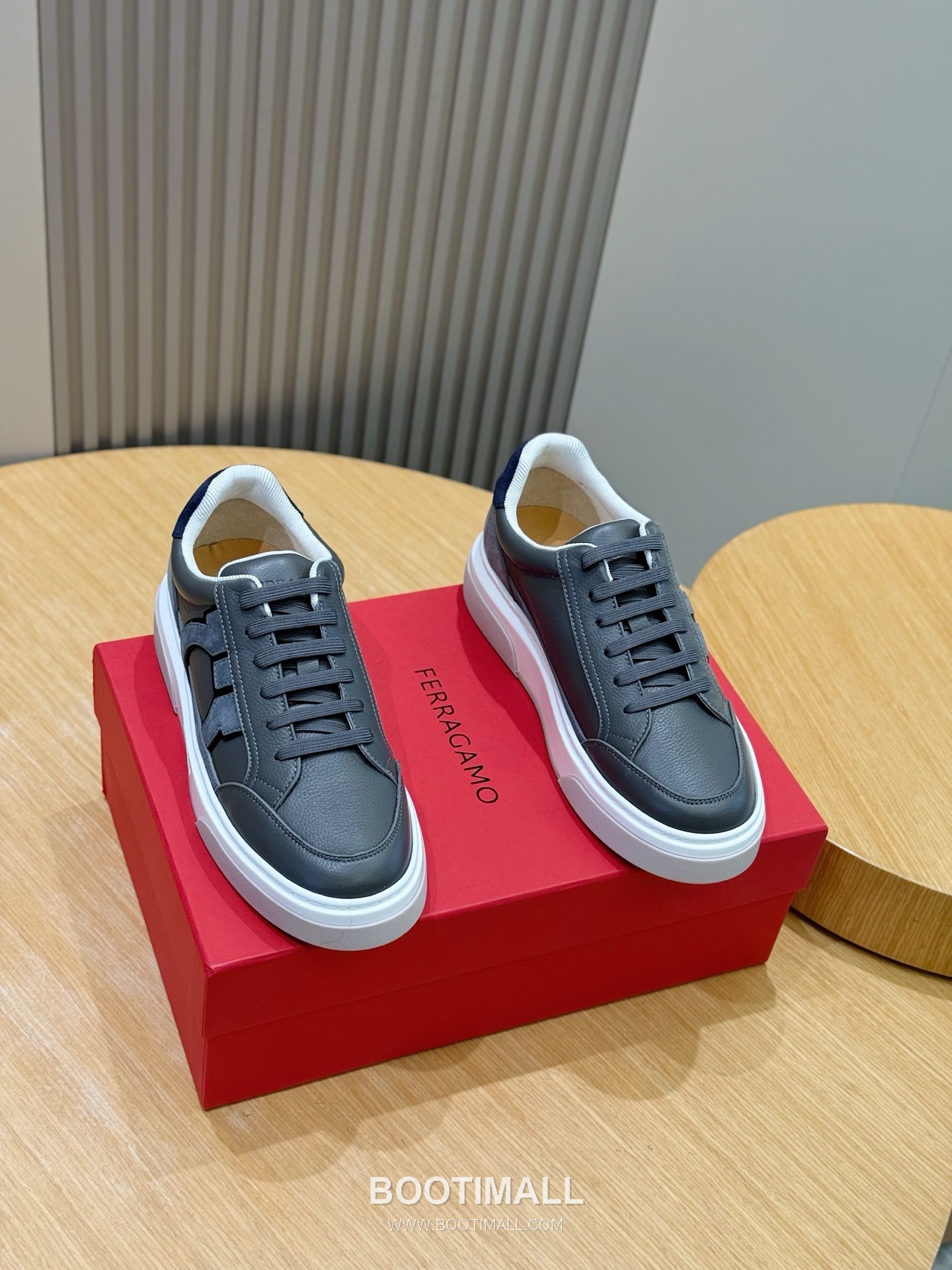 Salvatore Ferragamo Gancini Mesh Leather Low Sneakers 살바토레 페라가모 간치니 메쉬 레더 로우 스니커즈 1
