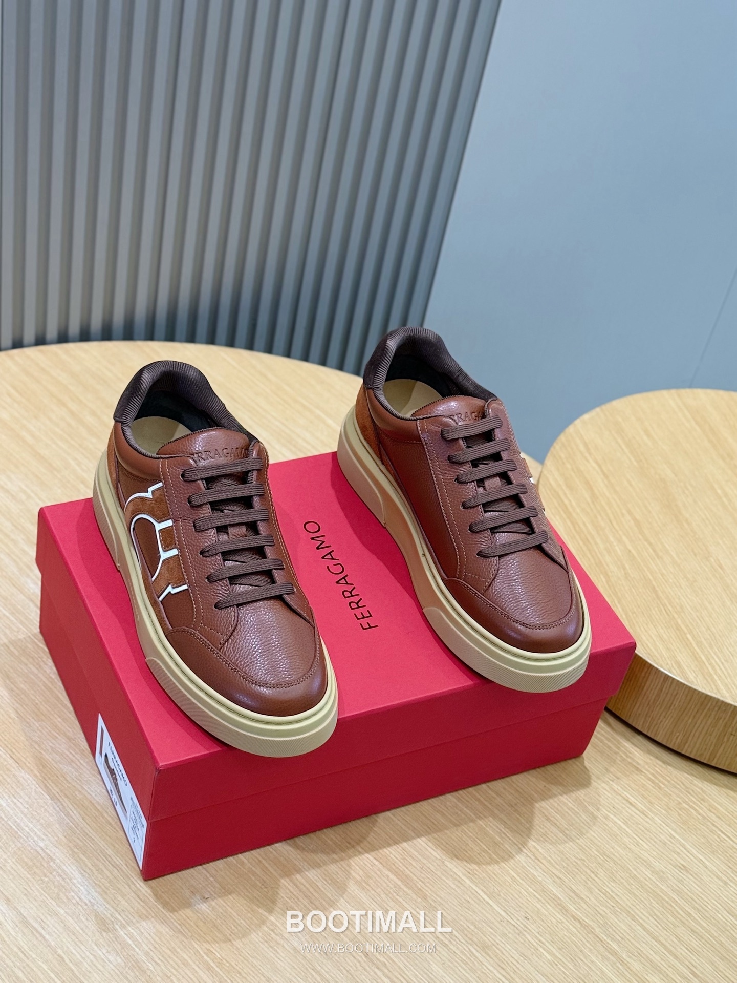 Salvatore Ferragamo Gancini Mesh Leather Low Sneakers 살바토레 페라가모 간치니 메쉬 레더 로우 스니커즈 1