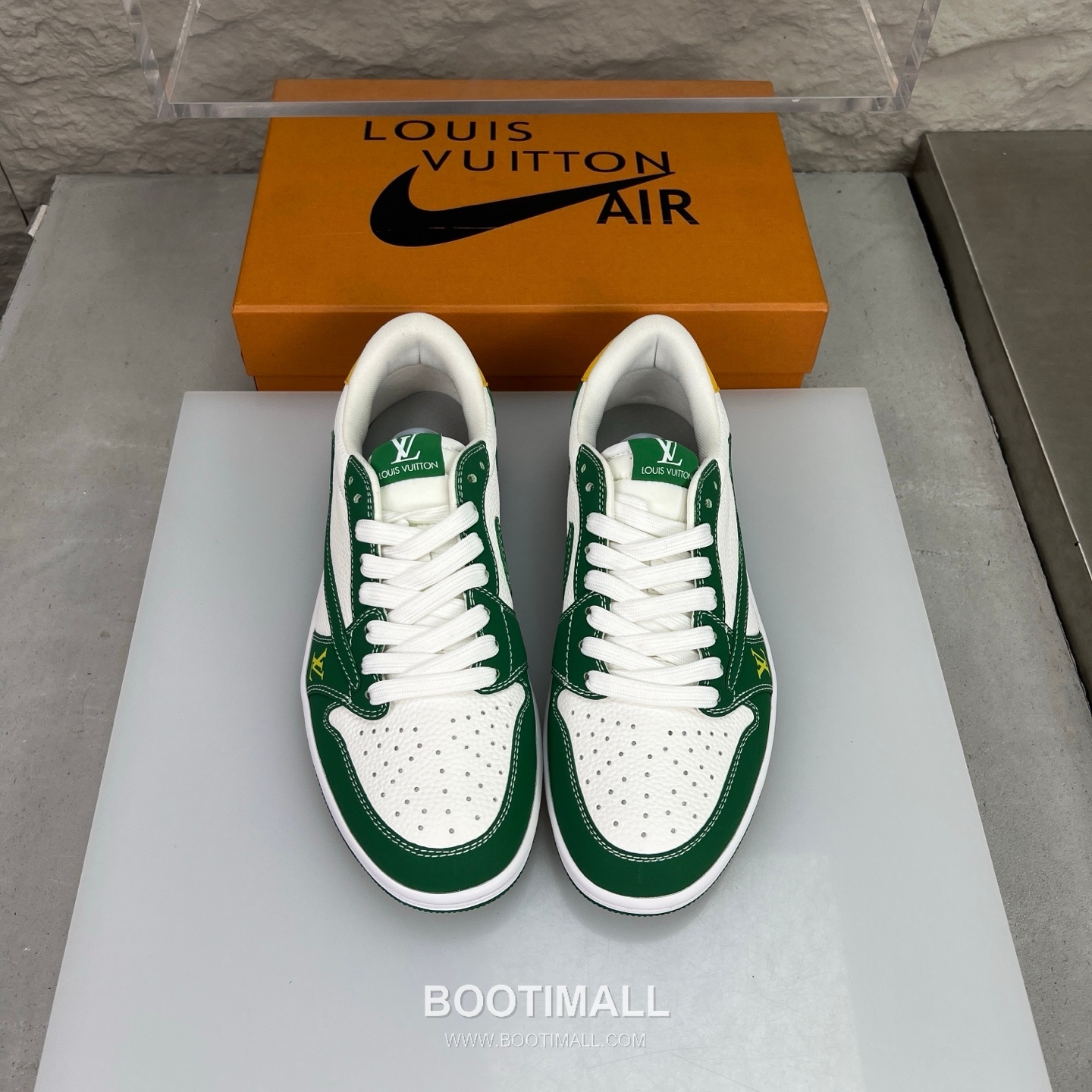 Nike SB Dunk Low x Louis Vuitton Sneakers 나이키 SB 덩크 로우 루이비통 스니커즈 3