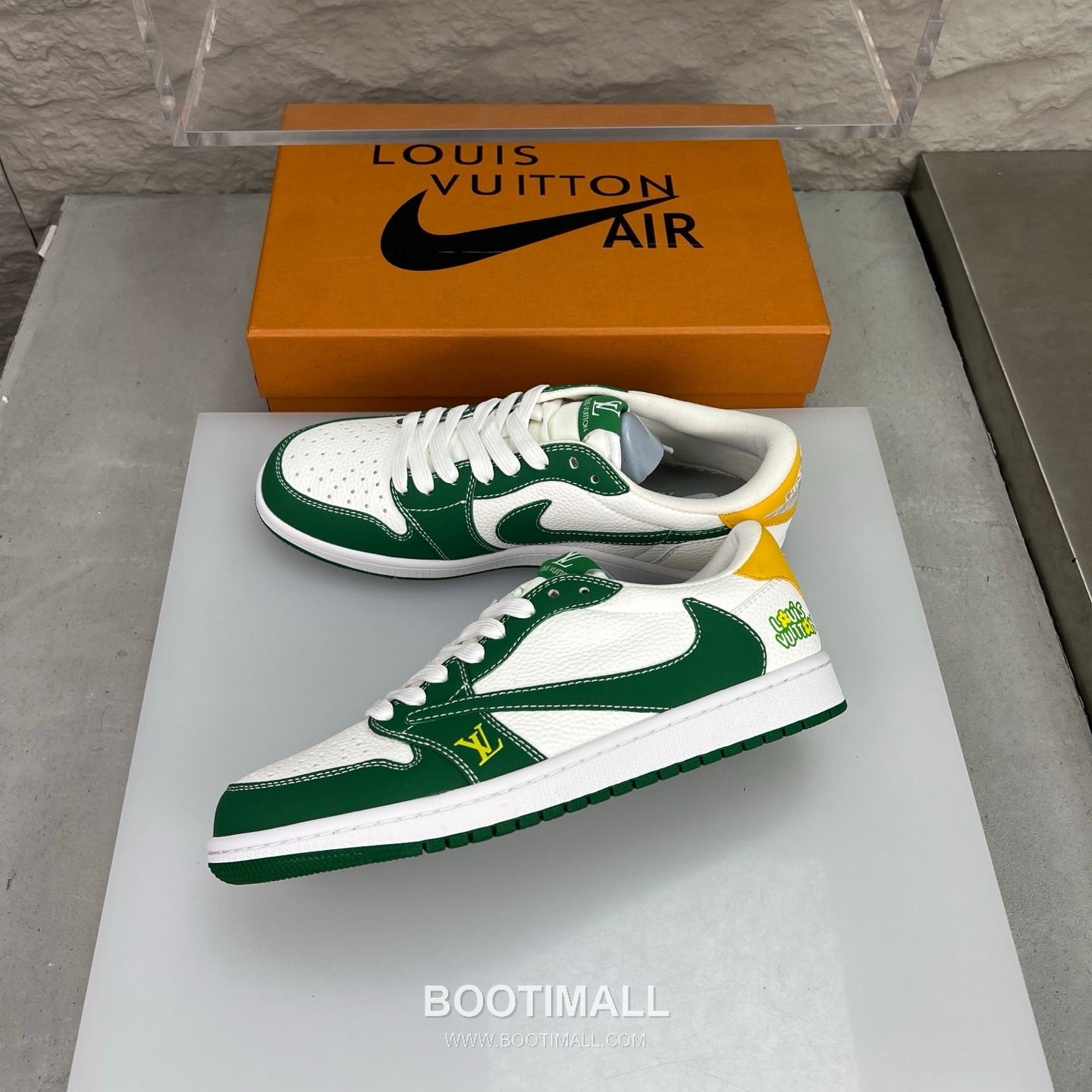 Nike SB Dunk Low x Louis Vuitton Sneakers 나이키 SB 덩크 로우 루이비통 스니커즈 4