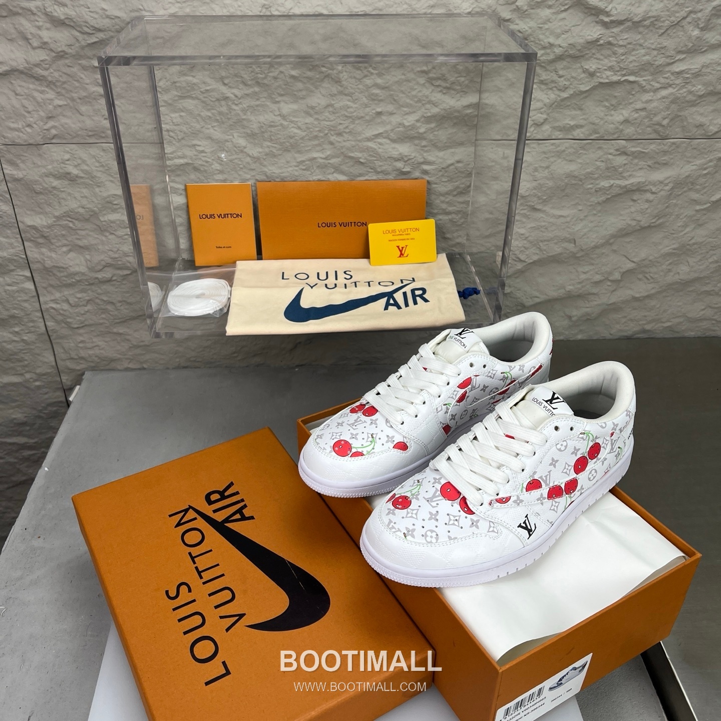 Nike SB Dunk Low x Louis Vuitton Sneakers 나이키 SB 덩크 로우 루이비통 스니커즈 2