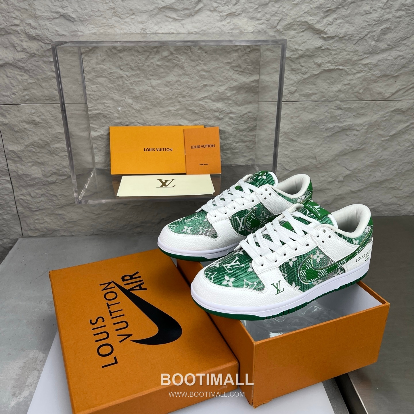 Nike SB Dunk Low x Louis Vuitton Sneakers 나이키 SB 덩크 로우 루이비통 스니커즈 2