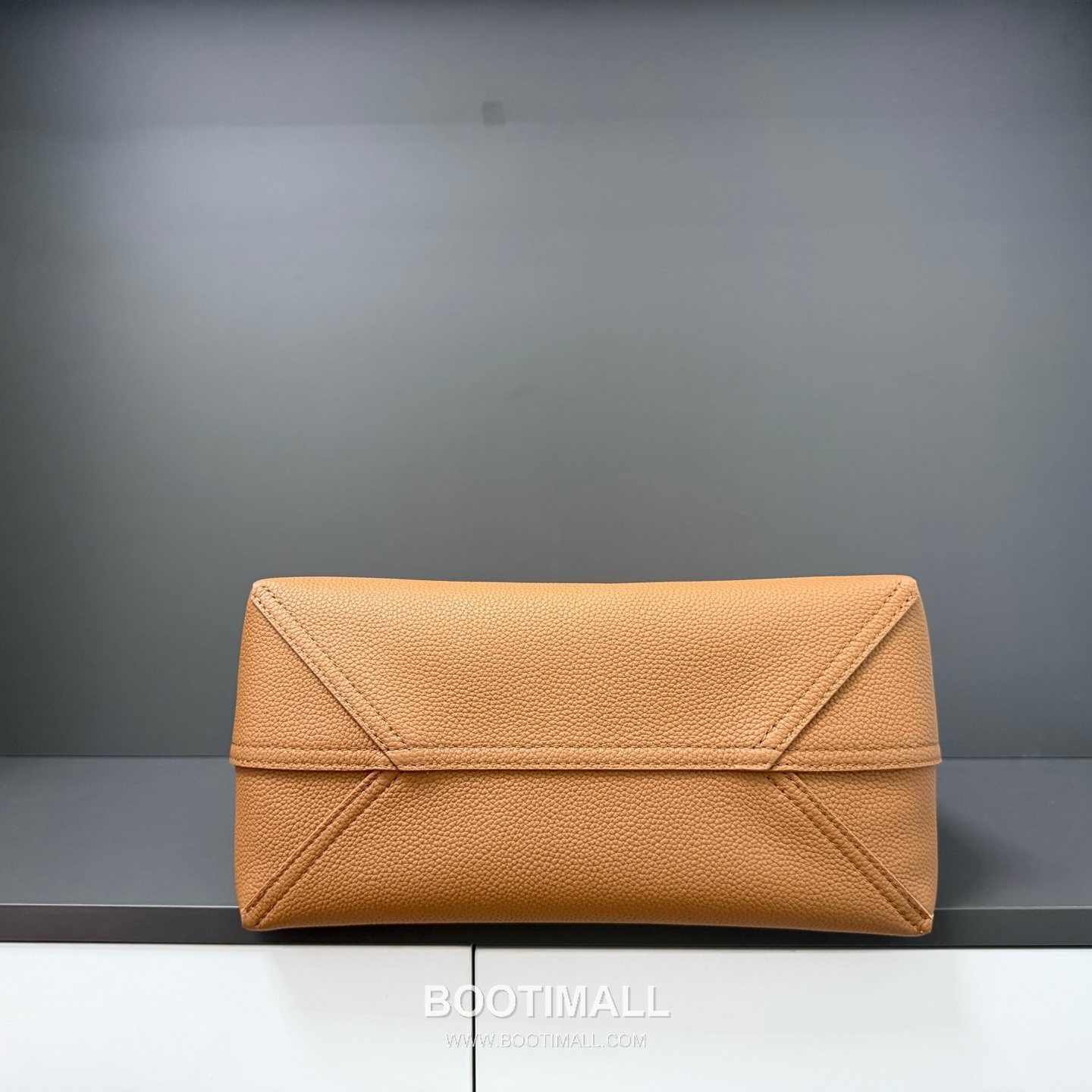 Louis Vuitton Verso Hobo Bag LV Touch Calfskin Leather 루이비통 베르소 호보 LV 터치 카프스킨 숄더백 33cm 5