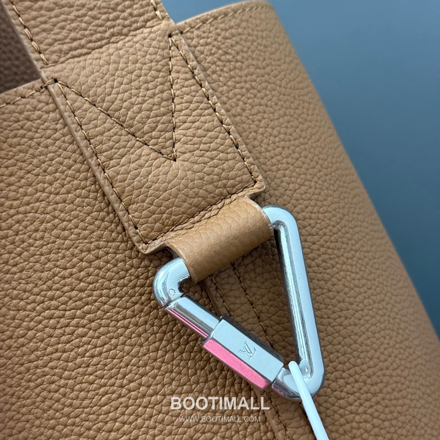 Louis Vuitton Verso Hobo Bag LV Touch Calfskin Leather 루이비통 베르소 호보 LV 터치 카프스킨 숄더백 33cm 8