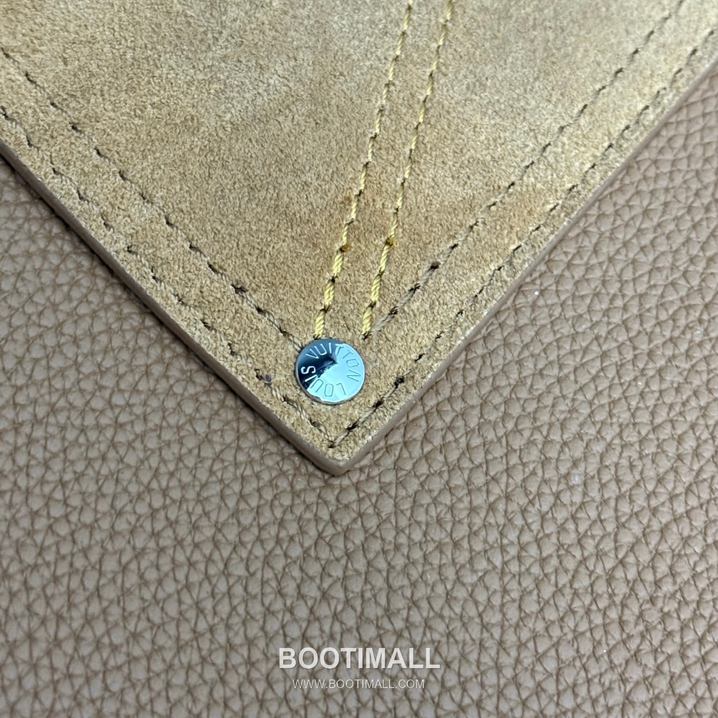 Louis Vuitton Verso Hobo Bag LV Touch Calfskin Leather 루이비통 베르소 호보 LV 터치 카프스킨 숄더백 33cm 9