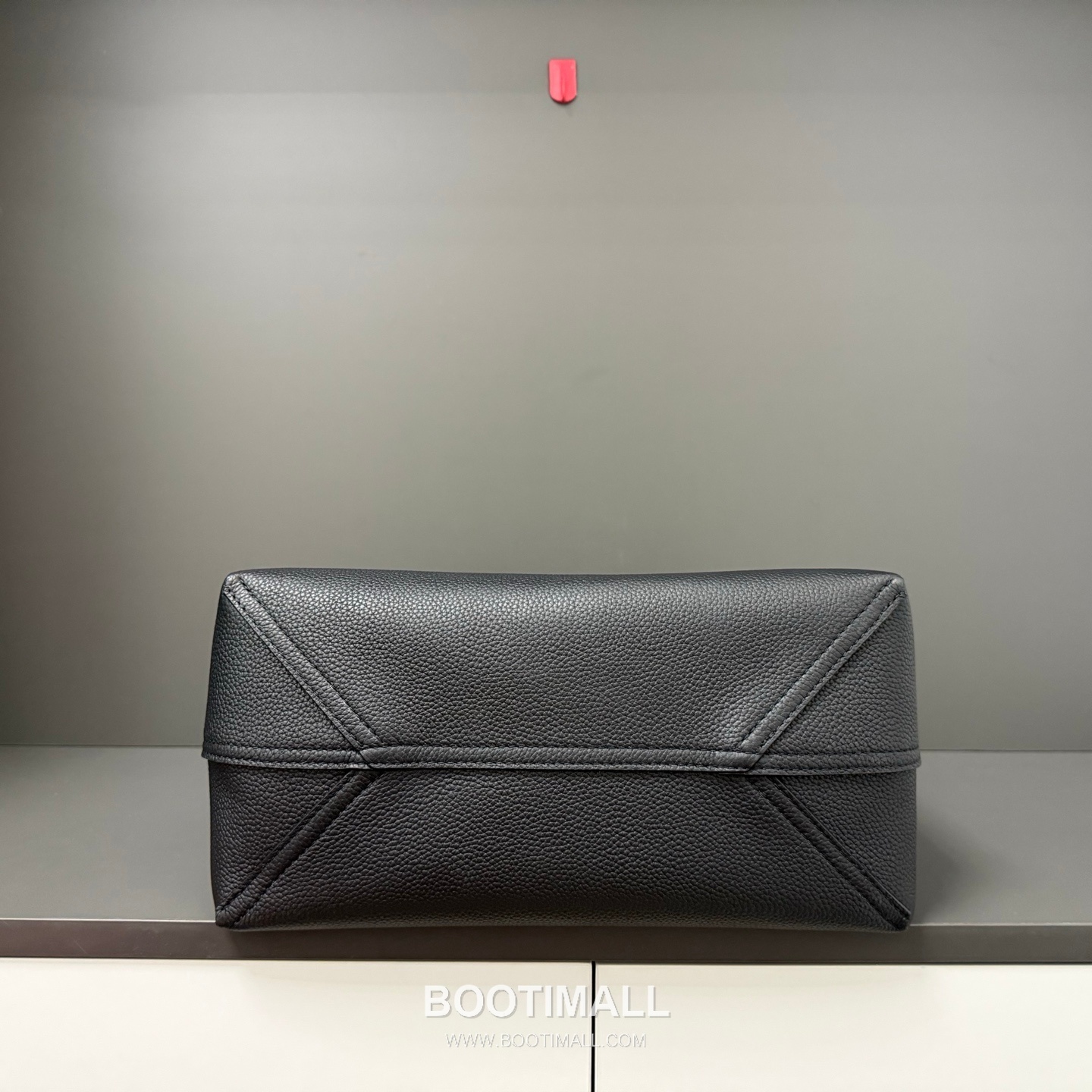 Louis Vuitton Verso Hobo Bag LV Touch Calfskin Leather 루이비통 베르소 호보 LV 터치 카프스킨 숄더백 33cm 5
