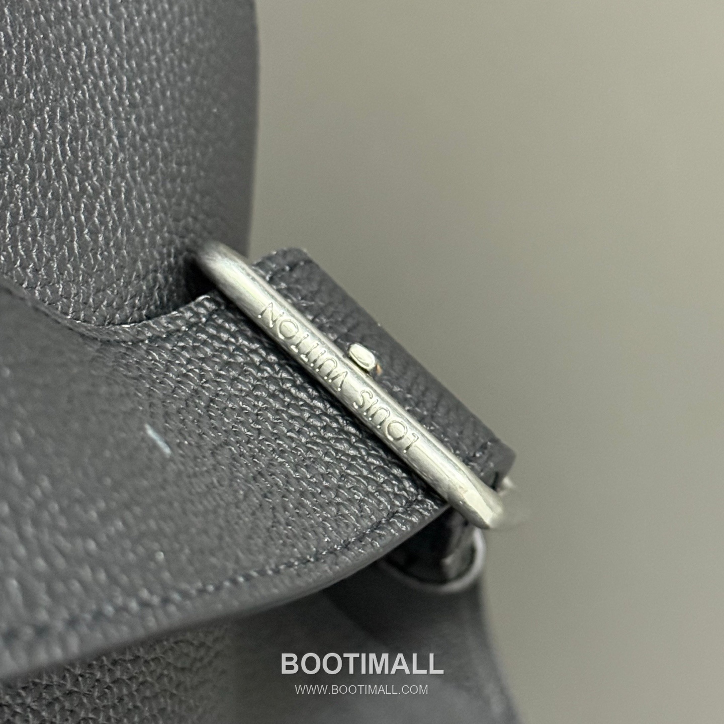 Louis Vuitton Verso Hobo Bag LV Touch Calfskin Leather 루이비통 베르소 호보 LV 터치 카프스킨 숄더백 33cm 8