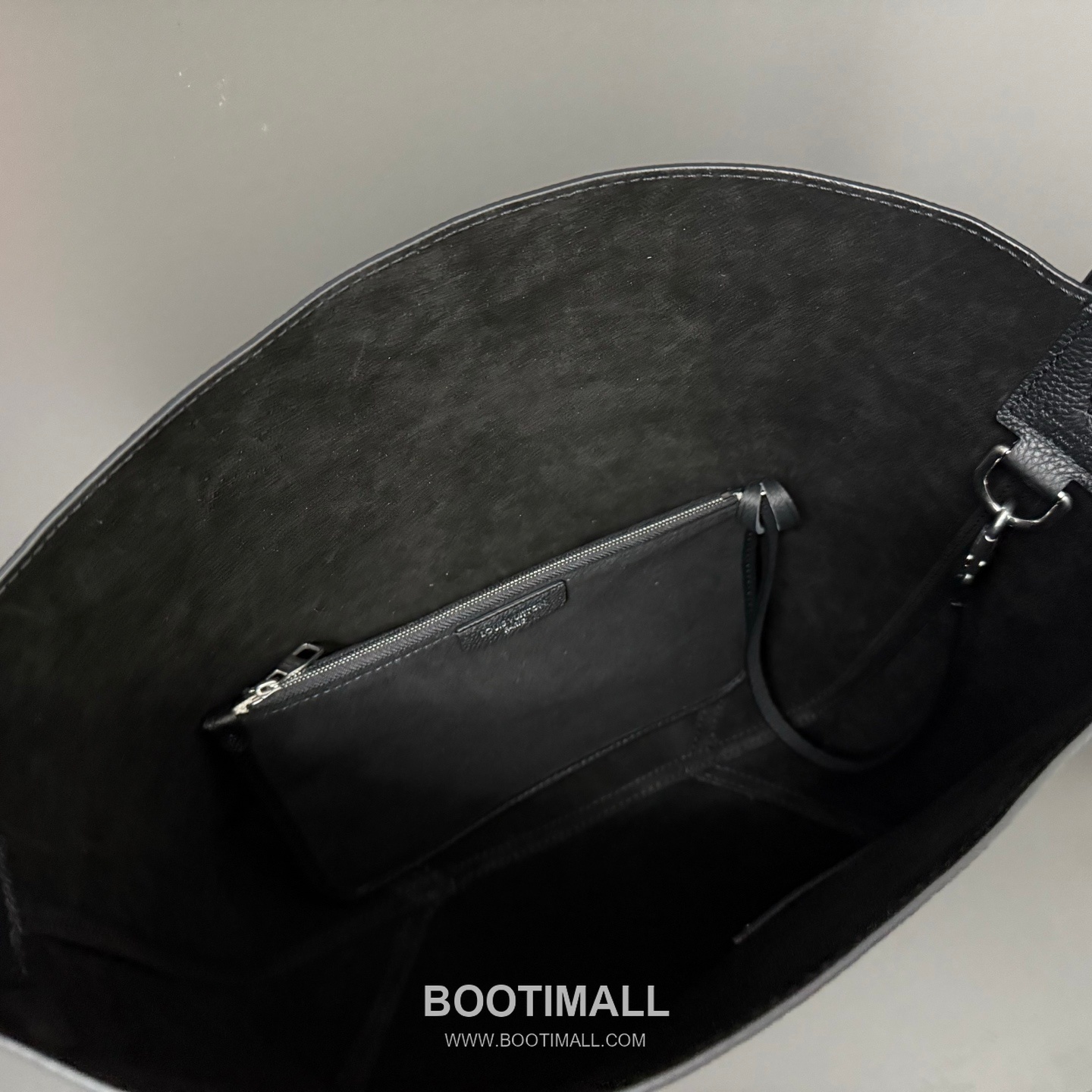 Louis Vuitton Verso Hobo Bag LV Touch Calfskin Leather 루이비통 베르소 호보 LV 터치 카프스킨 숄더백 33cm 11