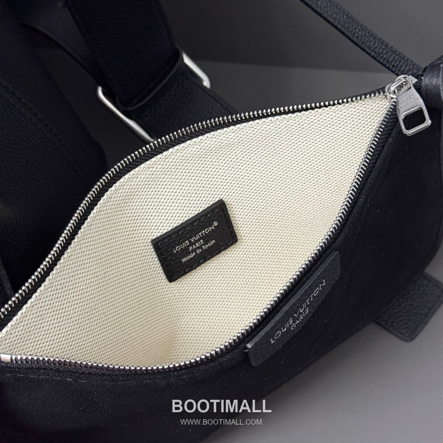 Louis Vuitton Verso Hobo Bag LV Touch Calfskin Leather 루이비통 베르소 호보 LV 터치 카프스킨 숄더백 33cm 13