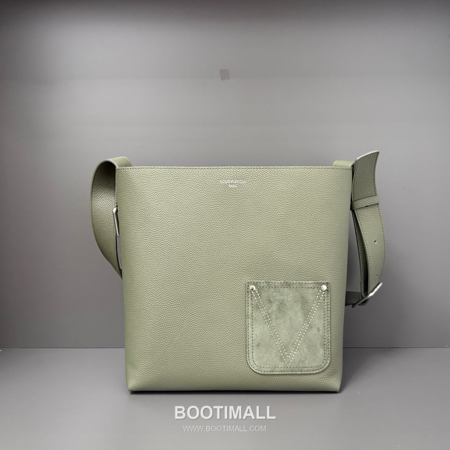 Louis Vuitton Verso Hobo Bag LV Touch Calfskin Leather 루이비통 베르소 호보 LV 터치 카프스킨 숄더백 33cm 2