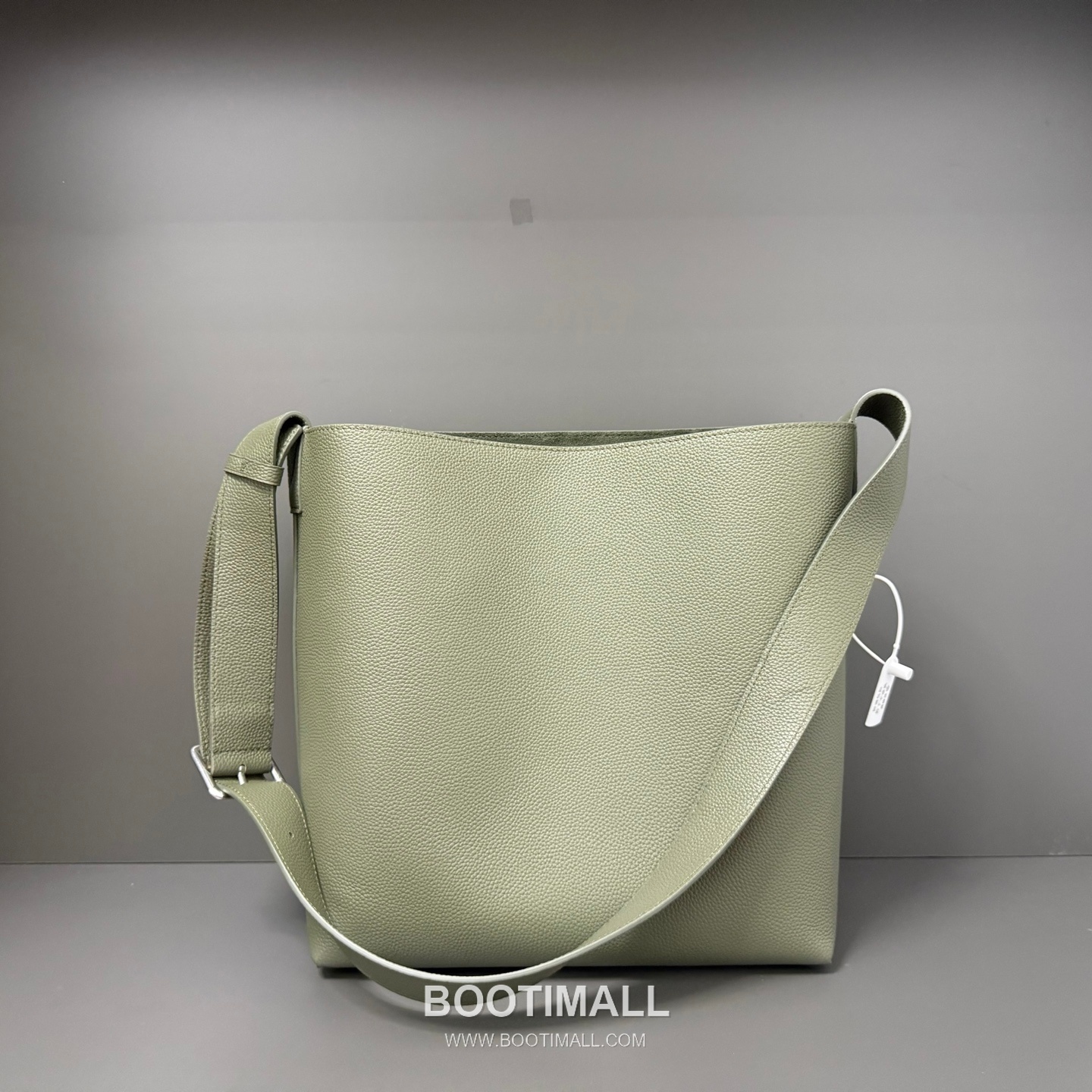 Louis Vuitton Verso Hobo Bag LV Touch Calfskin Leather 루이비통 베르소 호보 LV 터치 카프스킨 숄더백 33cm 3