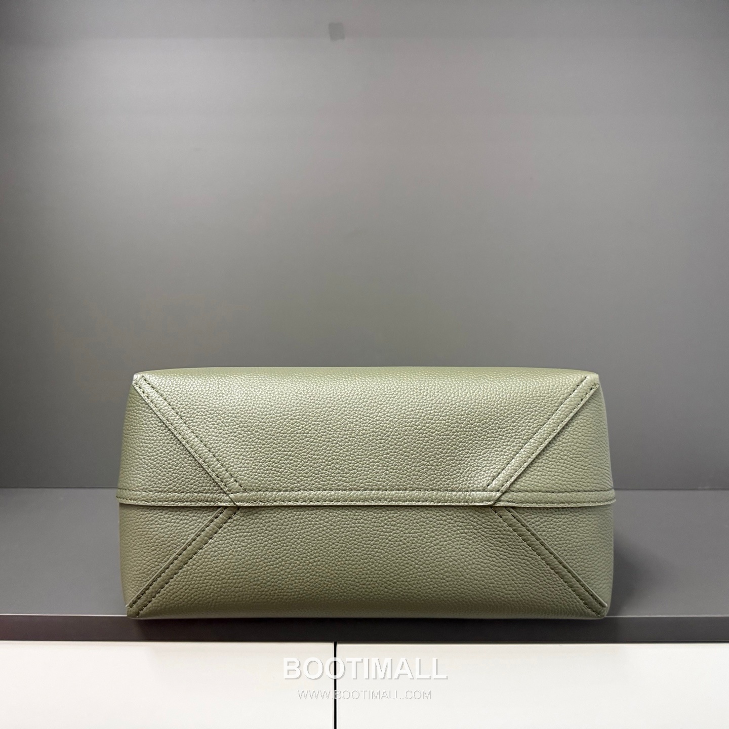 Louis Vuitton Verso Hobo Bag LV Touch Calfskin Leather 루이비통 베르소 호보 LV 터치 카프스킨 숄더백 33cm 4