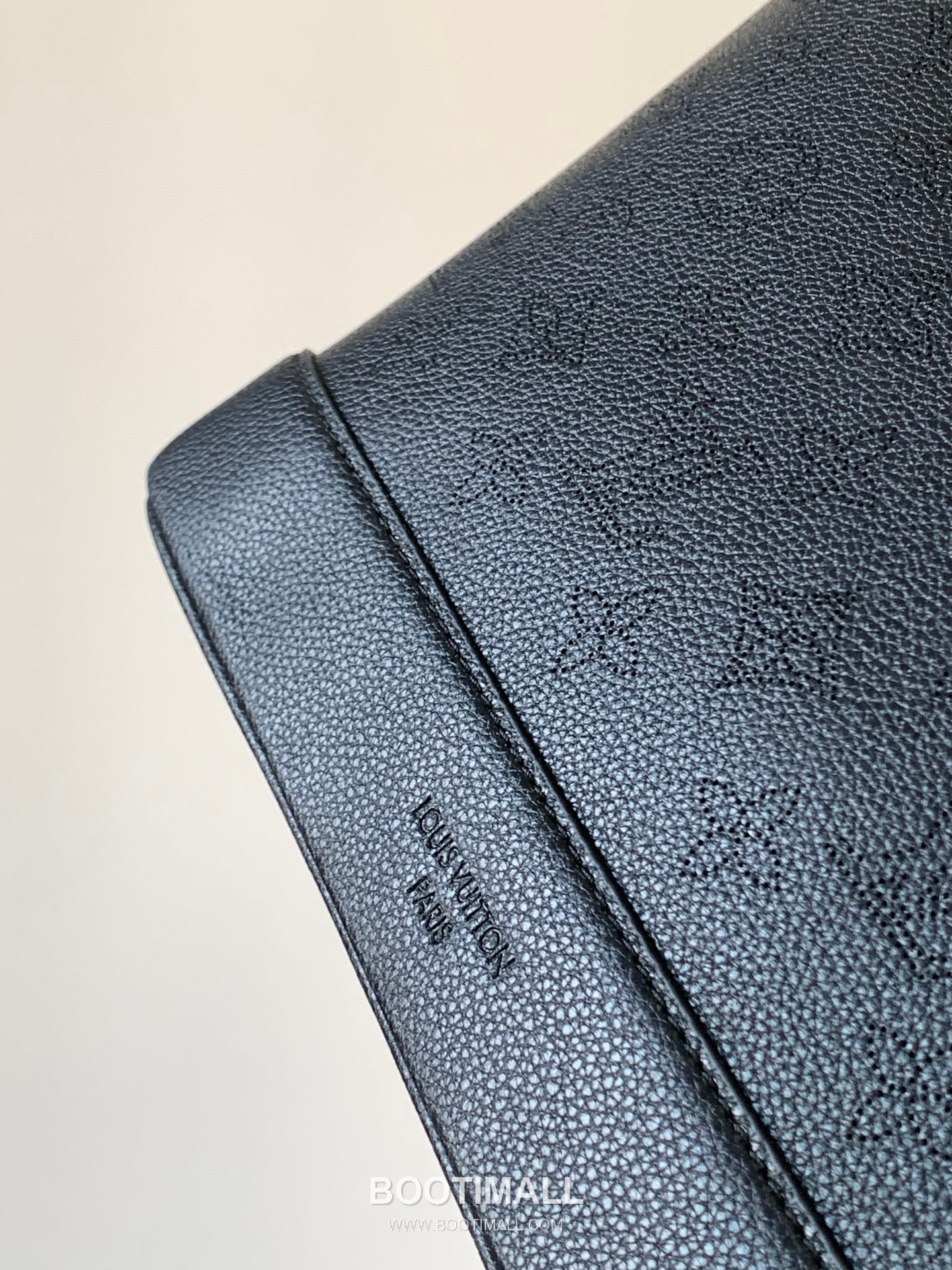 Louis Vuitton Flore Perforated Monogram Calfskin Shoulder Bag 루이비통 플로르 퍼포레이티드 모노그램 카프스킨 숄더백 28cm 6