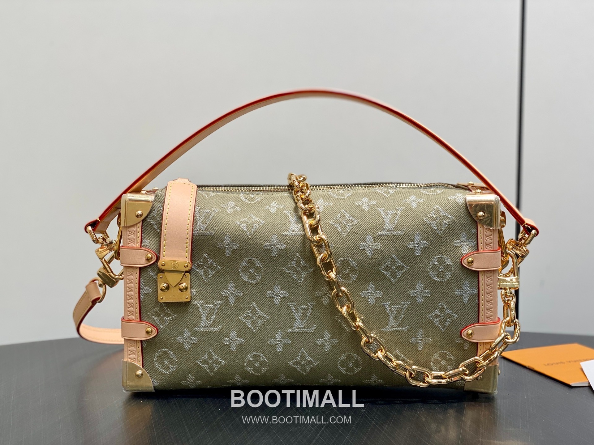 Louis Vuitton Trunk East West Side Trunk Monogram Eclipse Canvas Bag 루이비통 트렁크 이스트 웨스트 모노그램 이클립스 숄더백 28cm 2