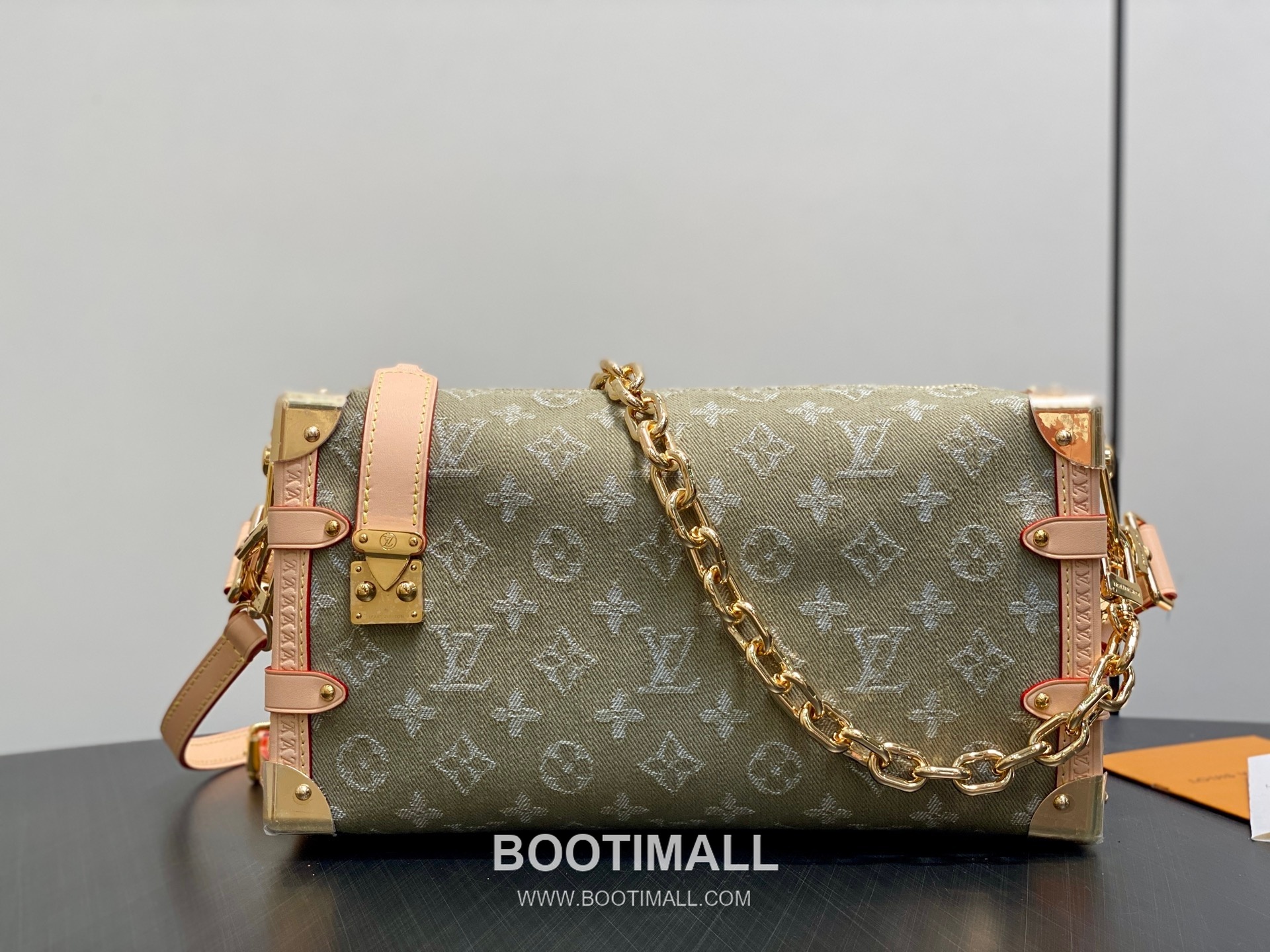 Louis Vuitton Trunk East West Side Trunk Monogram Eclipse Canvas Bag 루이비통 트렁크 이스트 웨스트 모노그램 이클립스 숄더백 28cm 3