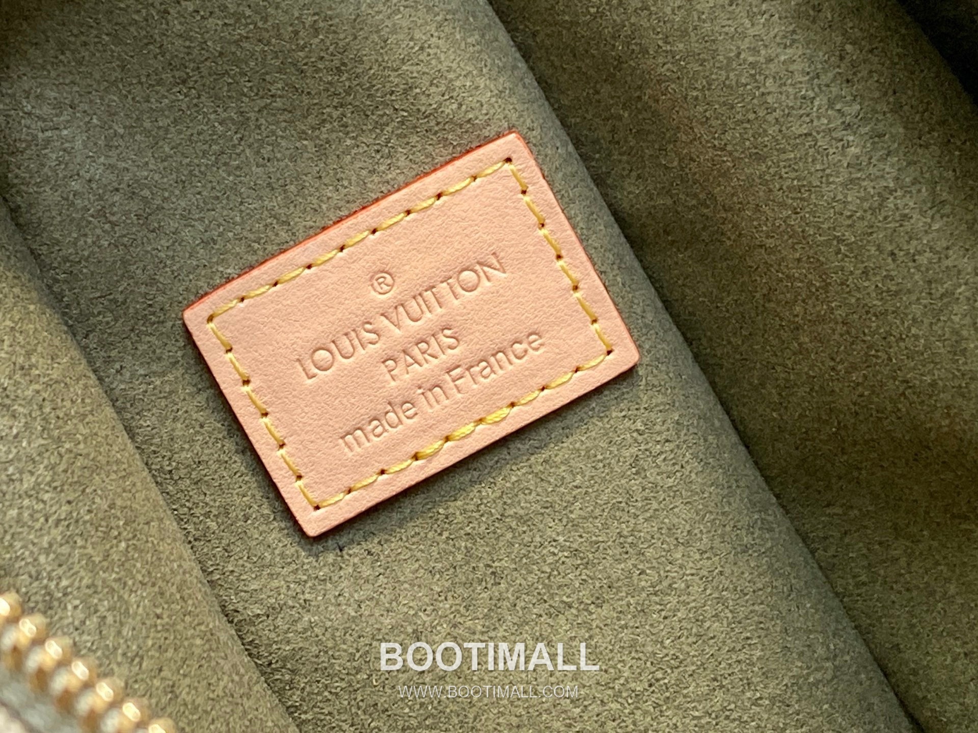 Louis Vuitton Trunk East West Side Trunk Monogram Eclipse Canvas Bag 루이비통 트렁크 이스트 웨스트 모노그램 이클립스 숄더백 28cm 12