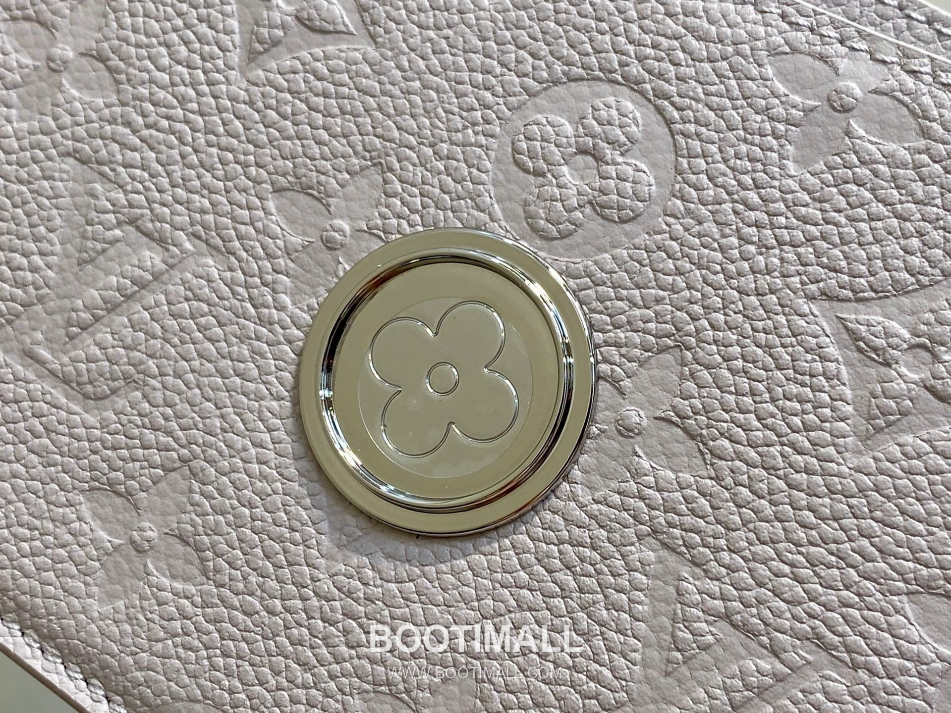 Louis Vuitton Portefeuille Chaîne Rosy Monogram Empreinte Leather Bag 루이비통 포르트푀유 체인 로지 모노그램 M13570 앙프렝뜨 체인백 19.5cm 11