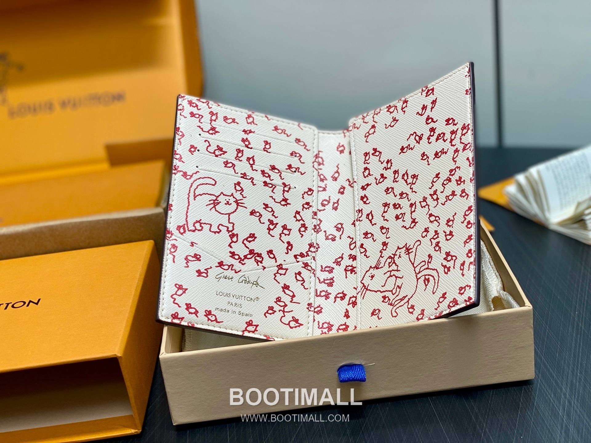 Louis Vuitton Passport Cover Monogram Canvas Grace Coddington Illustration 루이비통 모노그램 캔버스 M25753 여권 케이스 14cm 7