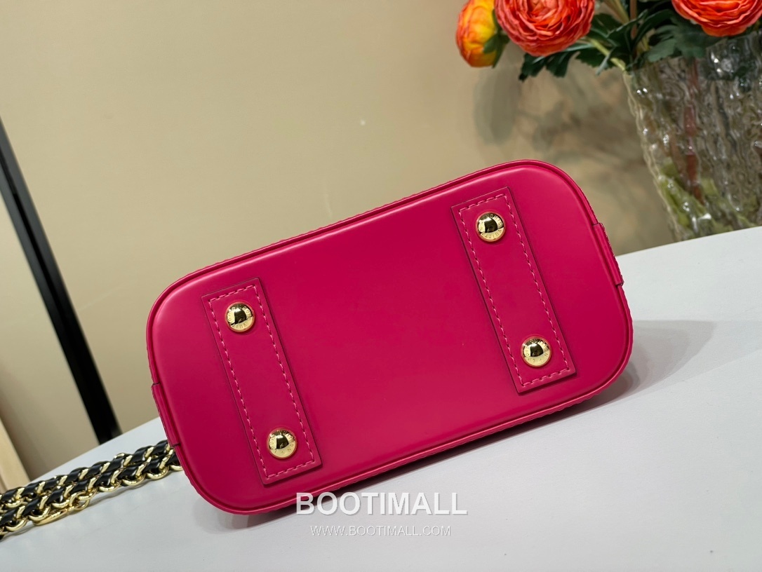 Louis Vuitton Alma Mini LV&I Epi Leather Top Handle Bag 루이비통 알마 미니 K00015 LV&I 에피 레더 탑핸들백 18cm 4