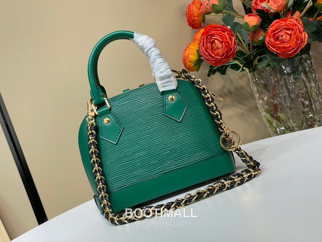 Louis Vuitton Alma Mini LV&I Epi Leather Top Handle Bag 루이비통 알마 미니 K00015 LV&I 에피 레더 탑핸들백 18cm 6