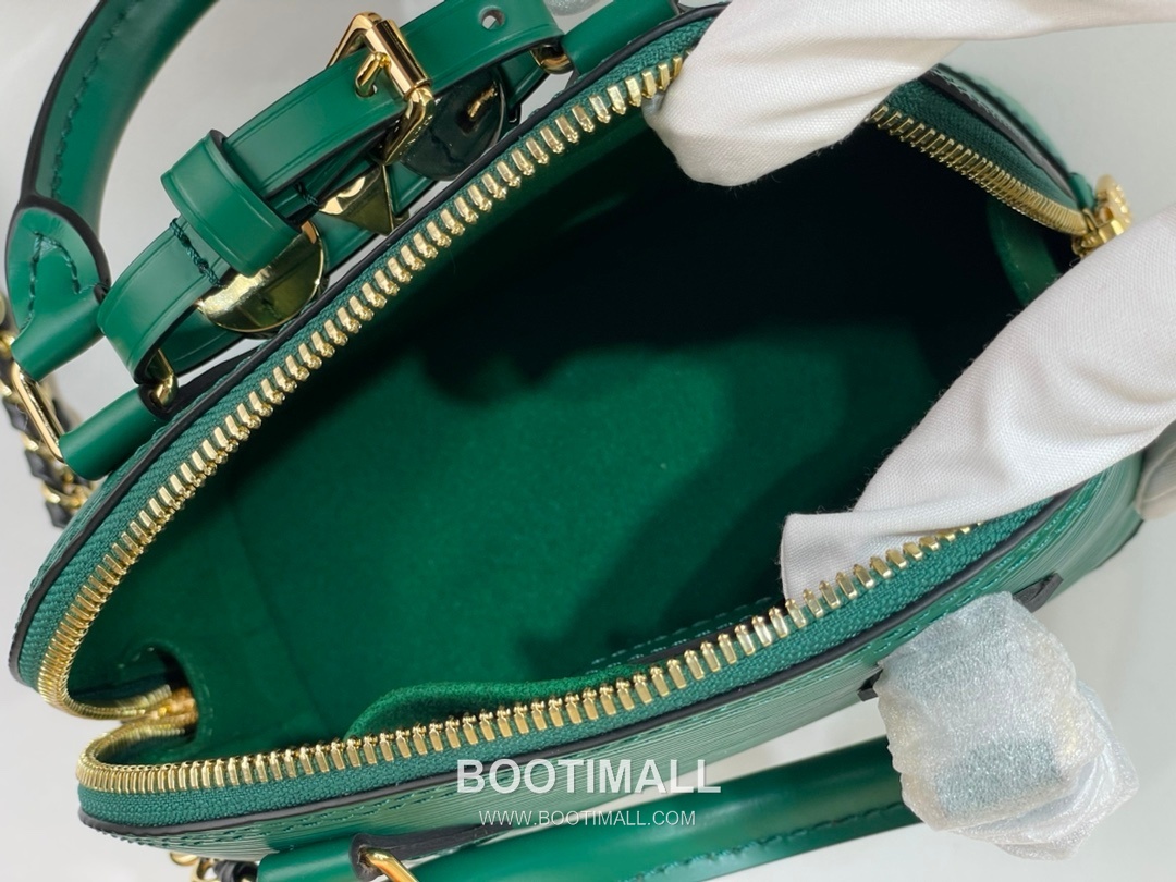 Louis Vuitton Alma Mini LV&I Epi Leather Top Handle Bag 루이비통 알마 미니 K00015 LV&I 에피 레더 탑핸들백 18cm 12