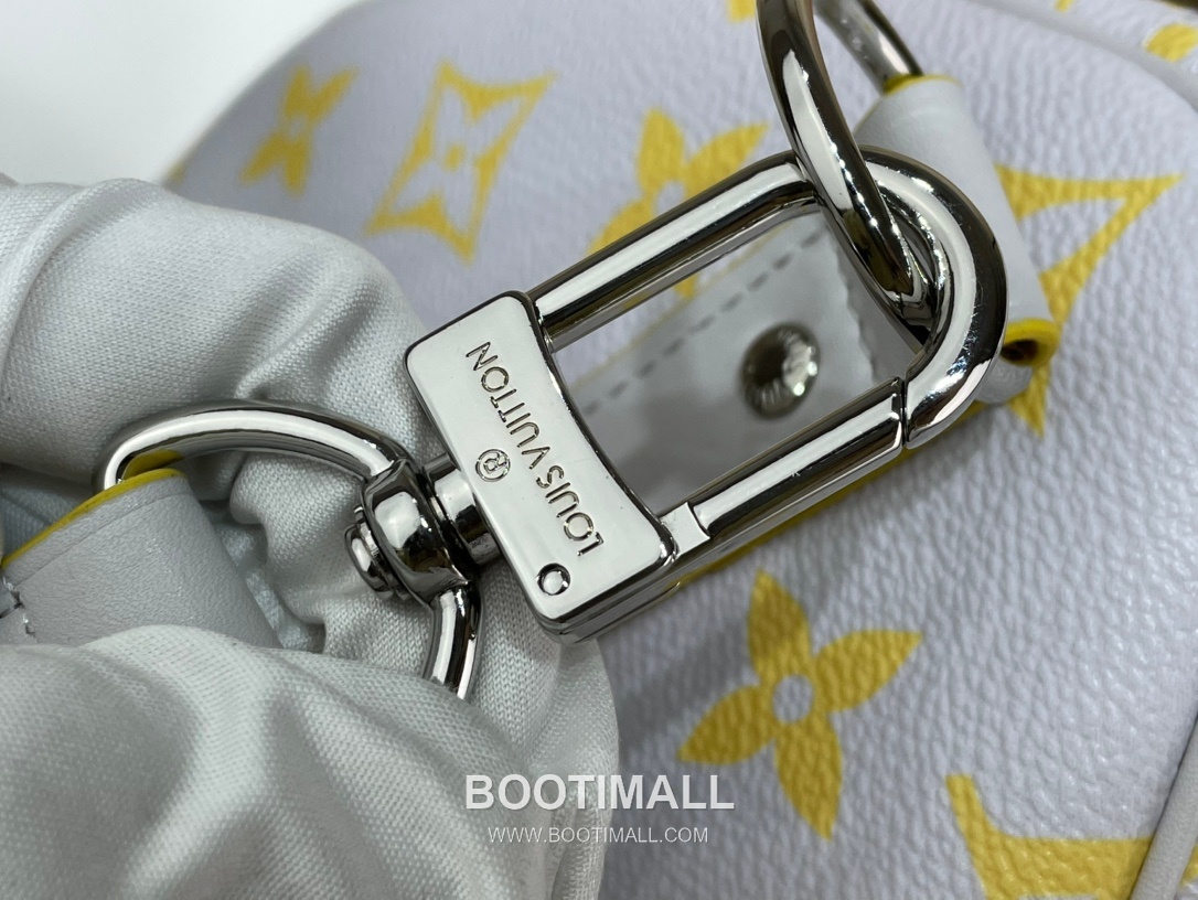 Louis Vuitton Keepall Bandouliere Monogram Glow 50 Canvas Light Gray Duffle Bag 루이비통 키폴 반둘리에 모노그램 글로우 50 M14834 캔버스 라이트 그레이 더플백 50cm 10