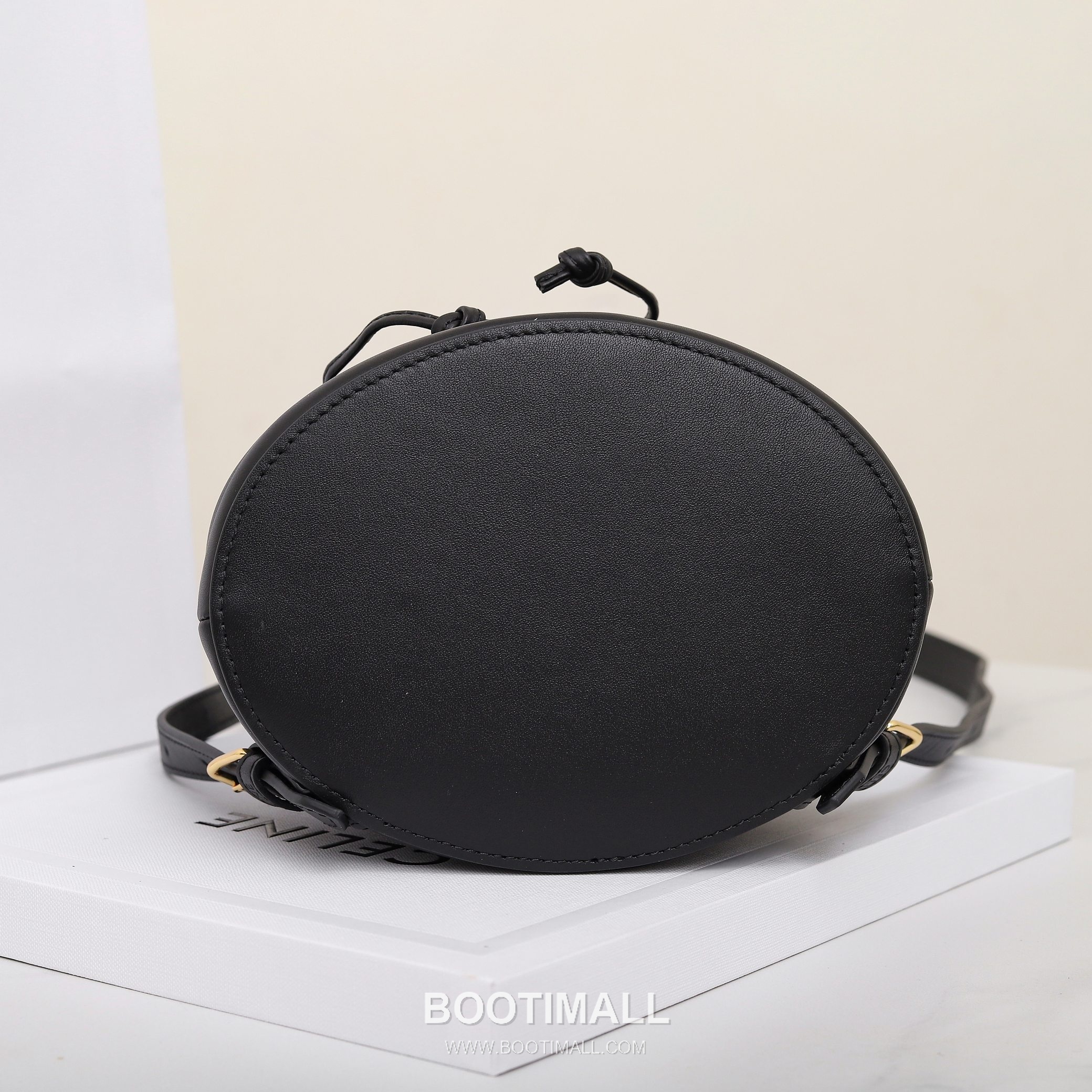 Celine Bonnie Triomphe Flap 118703 Italian Cowhide Backpack 셀린느 보니 트리옹프 플랩 118703 이탈리아 소가죽 백팩 25cm 16