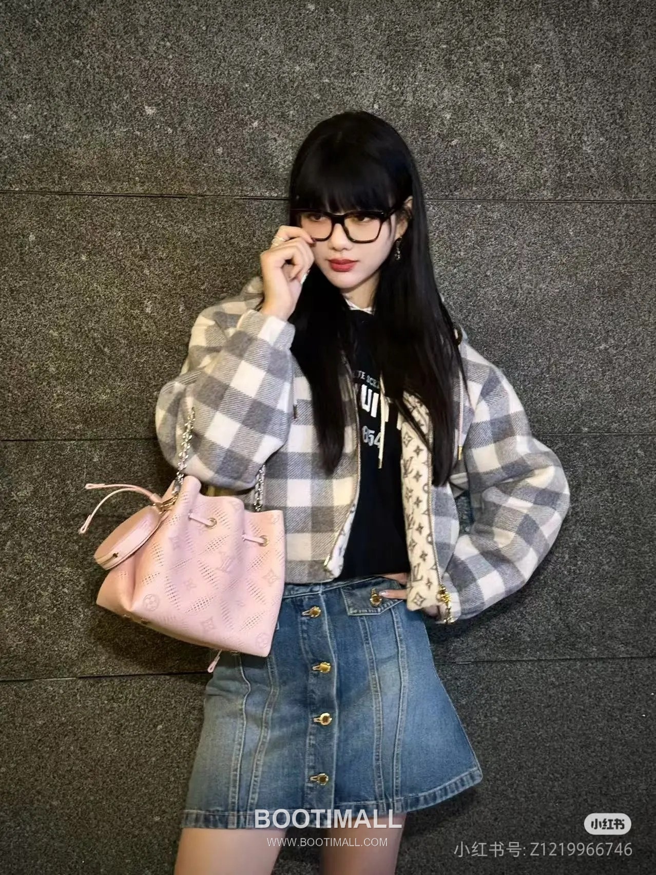 Louis Vuitton Marina Bella Perforated Monogram Calfskin Pink Bucket Bag 루이비통 마리나 벨라 퍼포레이티드 모노그램 카프스킨 핑크 버킷백 22cm 3