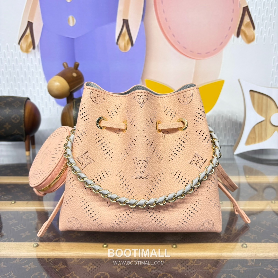 Louis Vuitton Marina Bella Perforated Monogram Calfskin Pink Bucket Bag 루이비통 마리나 벨라 퍼포레이티드 모노그램 카프스킨 핑크 버킷백 22cm 10
