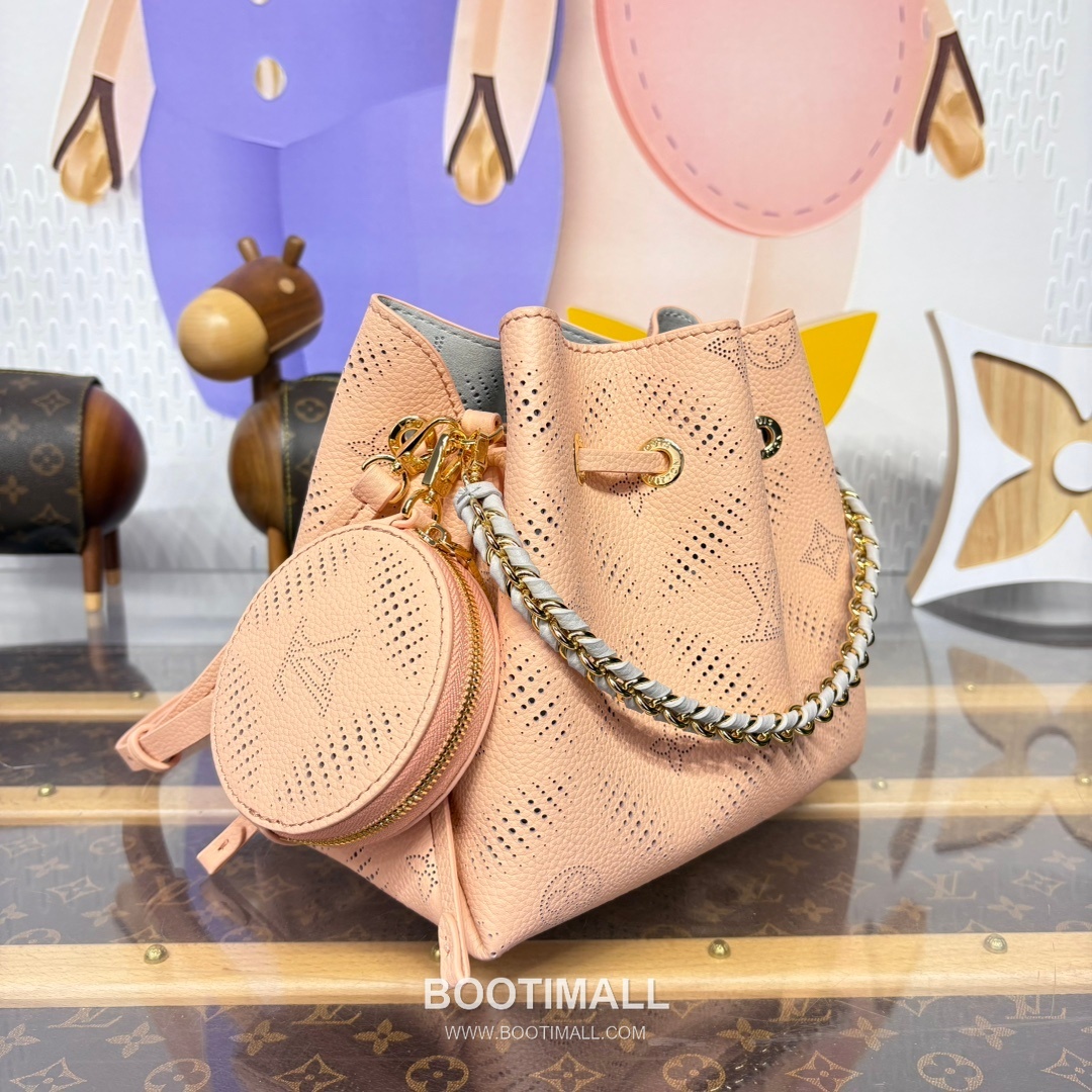 Louis Vuitton Marina Bella Perforated Monogram Calfskin Pink Bucket Bag 루이비통 마리나 벨라 퍼포레이티드 모노그램 카프스킨 핑크 버킷백 22cm 11