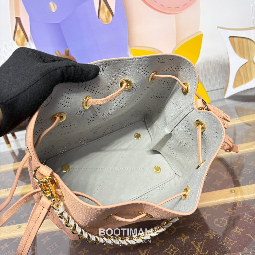 Louis Vuitton Marina Bella Perforated Monogram Calfskin Pink Bucket Bag 루이비통 마리나 벨라 퍼포레이티드 모노그램 카프스킨 핑크 버킷백 22cm 18