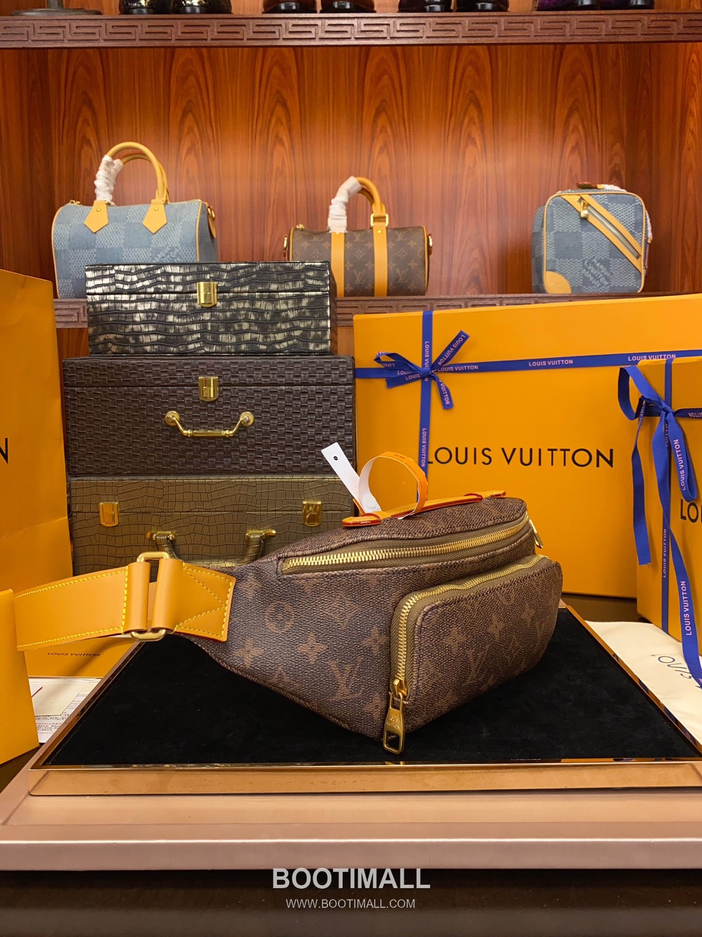 Louis Vuitton Rush Monogram Dust Canvas Belt Bag M11539 루이비통 러시 모노그램 더스트 캔버스 벨트백 30cm 11