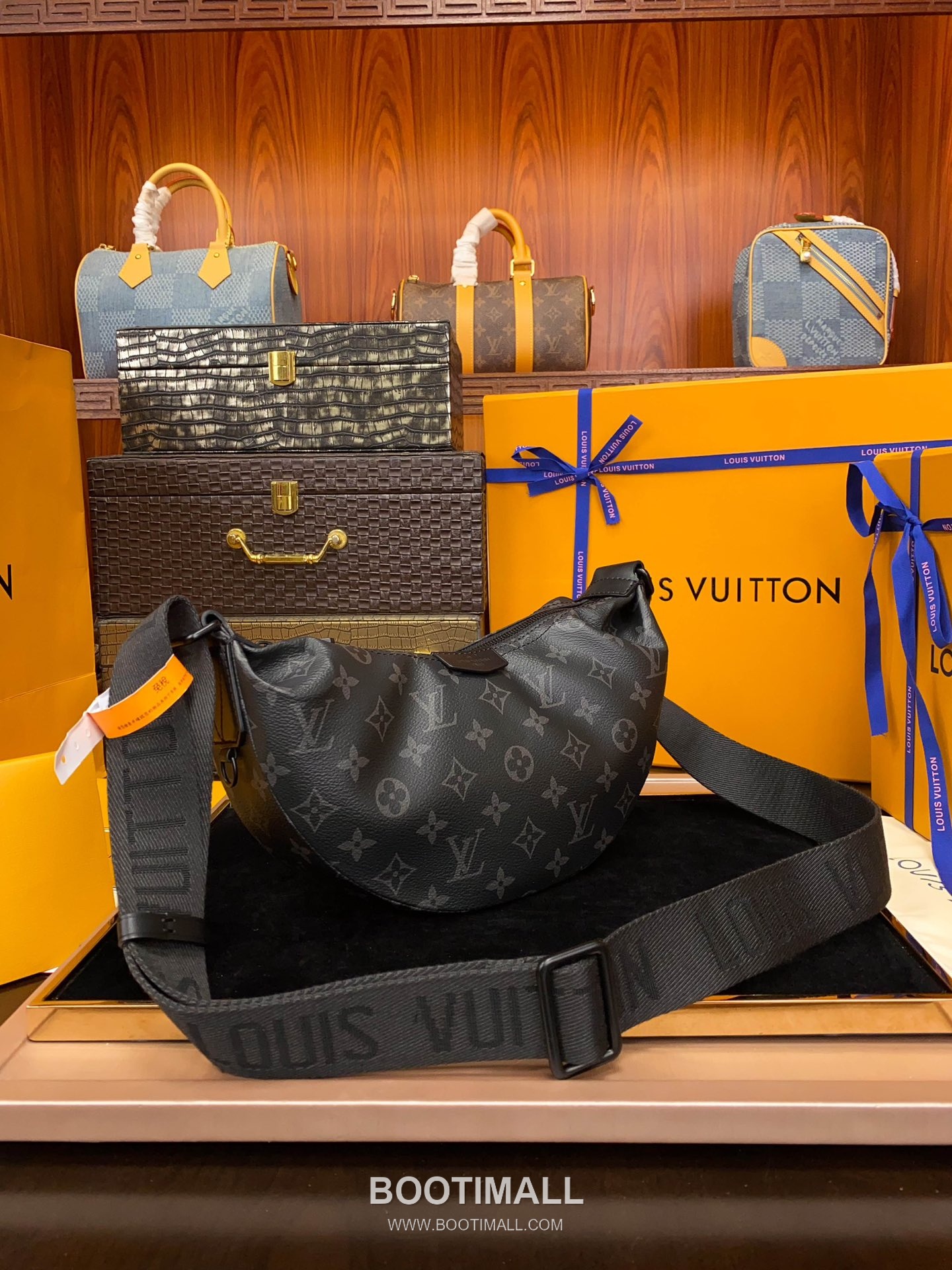 Louis Vuitton Hamac Monogram Eclipse Canvas Bag M47158 루이비통 아막 모노그램 이클립스 캔버스 숄더백 28.5cm 3