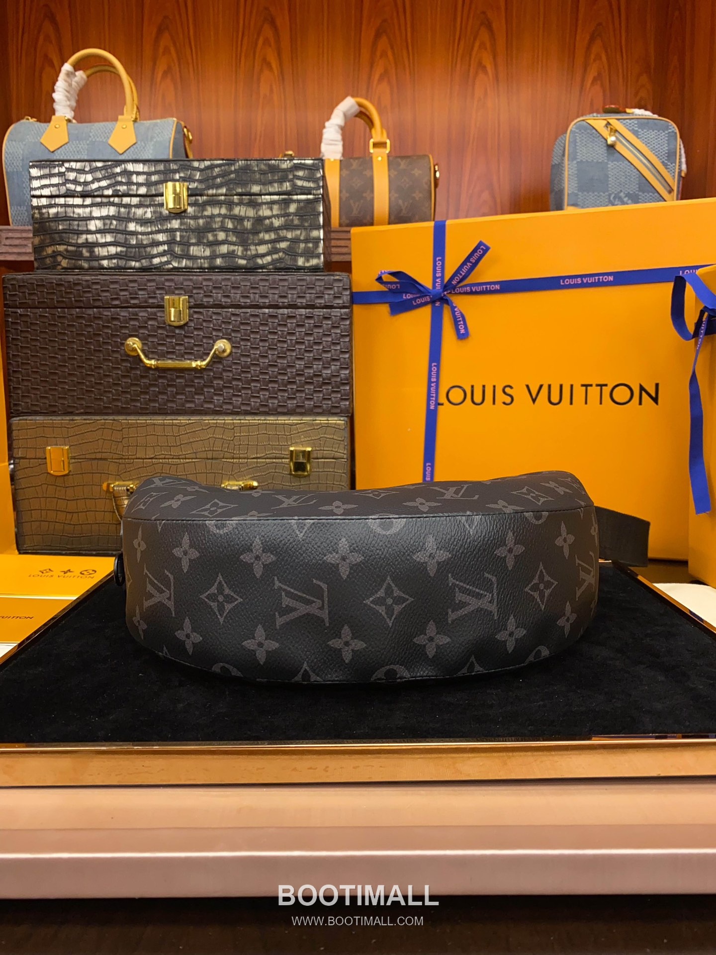 Louis Vuitton Hamac Monogram Eclipse Canvas Bag M47158 루이비통 아막 모노그램 이클립스 캔버스 숄더백 28.5cm 5