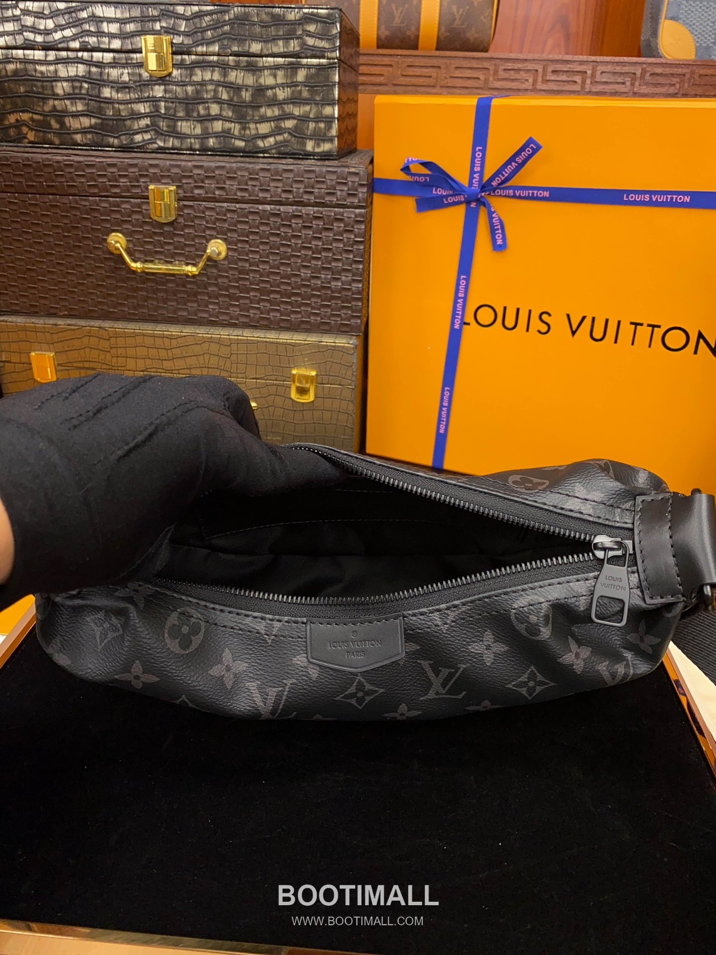 Louis Vuitton Hamac Monogram Eclipse Canvas Bag M47158 루이비통 아막 모노그램 이클립스 캔버스 숄더백 28.5cm 8