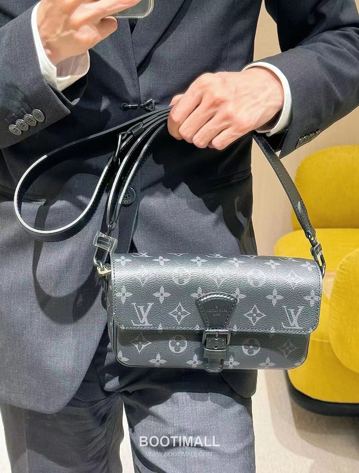 Louis Vuitton Montsouris Mini Monogram Eclipse Canvas Backpack M83567 루이비통 몽수리 미니 모노그램 이클립스 백팩 22cm 1