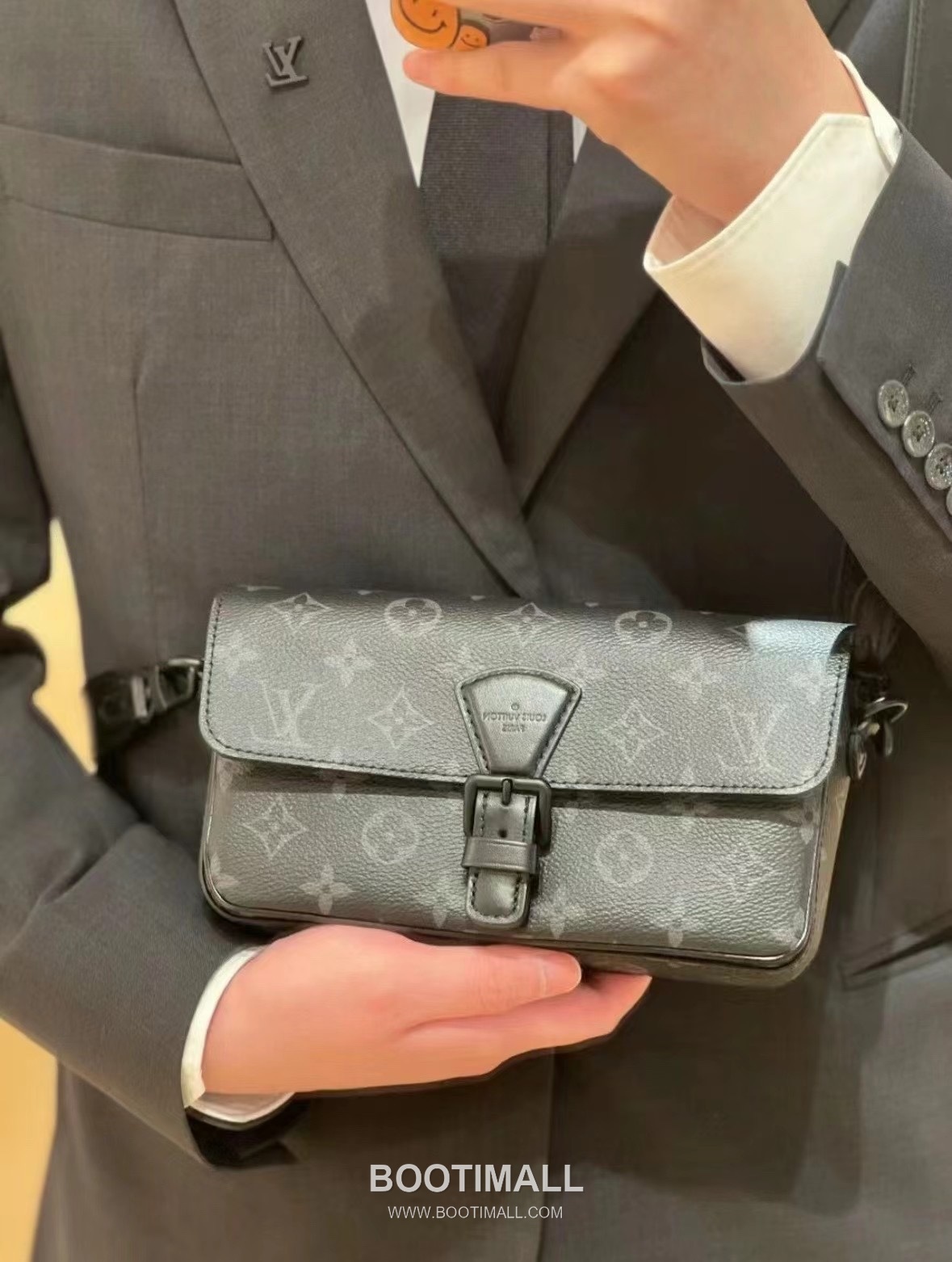 Louis Vuitton Montsouris Mini Monogram Eclipse Canvas Backpack M83567 루이비통 몽수리 미니 모노그램 이클립스 백팩 22cm 2