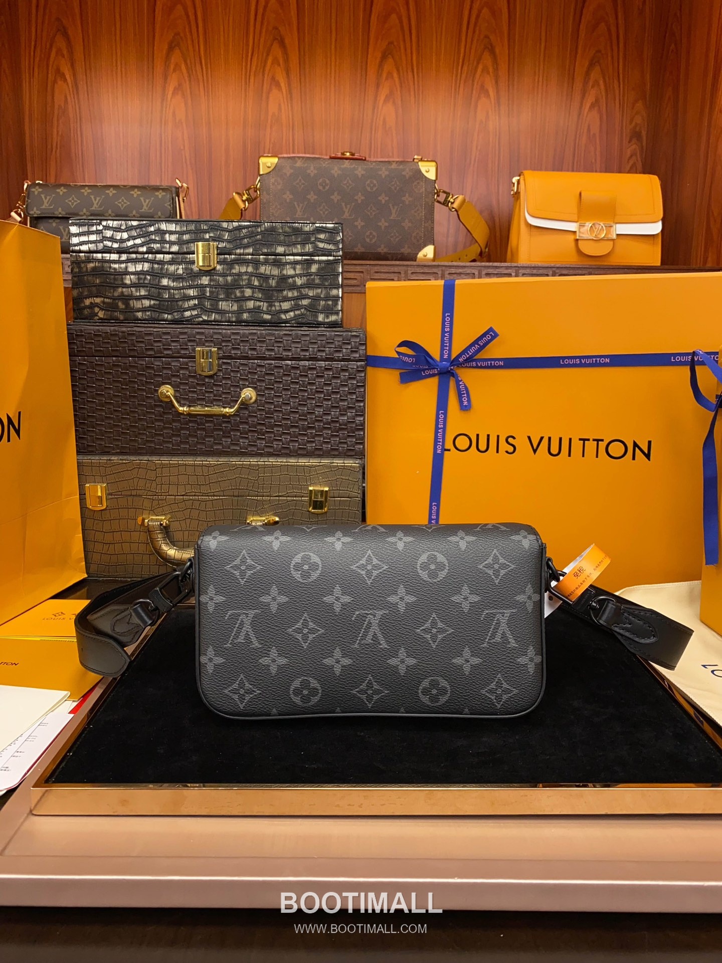 Louis Vuitton Montsouris Mini Monogram Eclipse Canvas Backpack M83567 루이비통 몽수리 미니 모노그램 이클립스 백팩 22cm 9