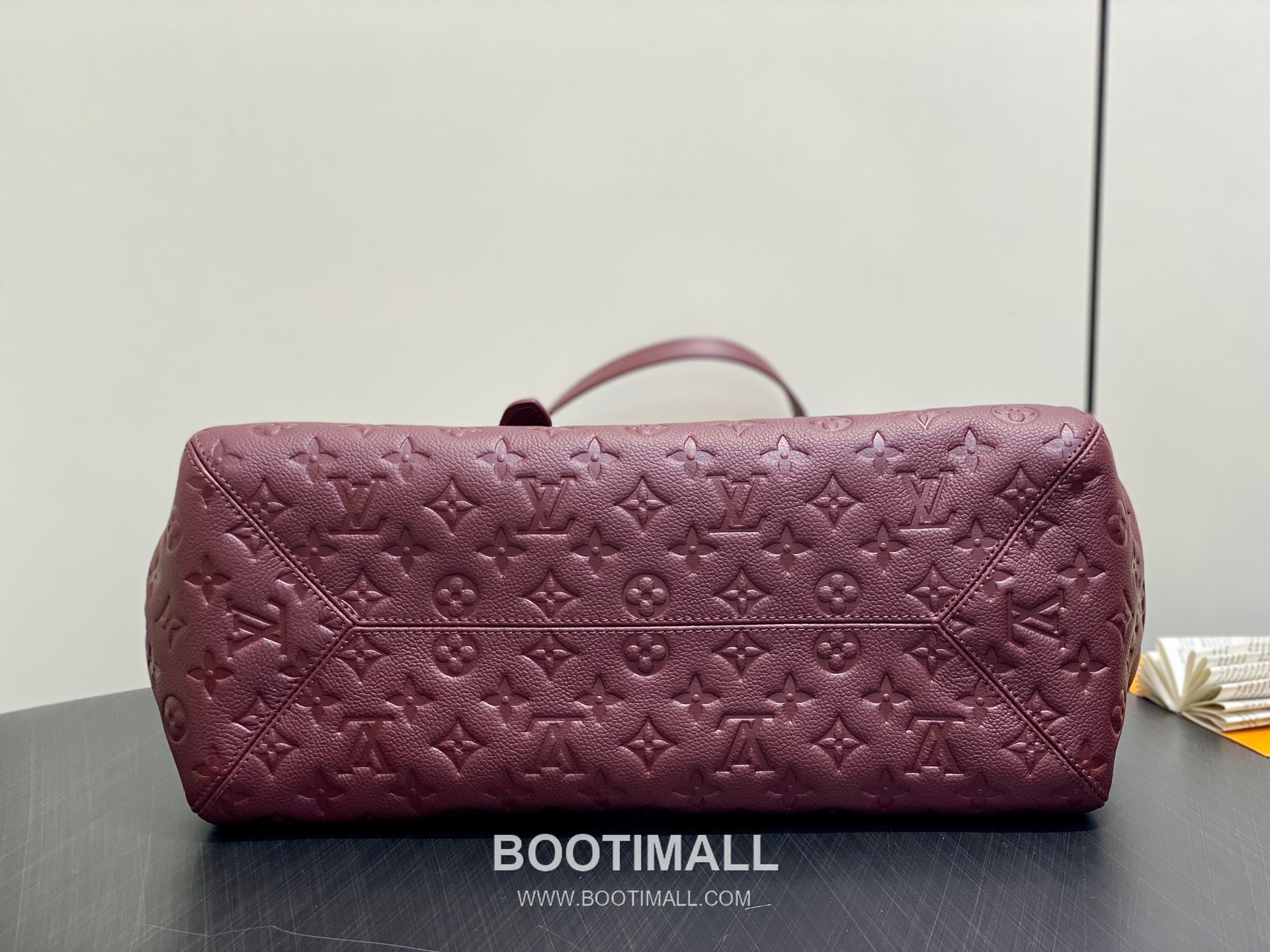 Louis Vuitton All In One Medium Monogram Empreinte Leather Burgundy Tote Bag 루이비통 올 인 원 미디엄 M25860 모노그램 앙프렝뜨 레더 버건디 토트백 56.5cm 9